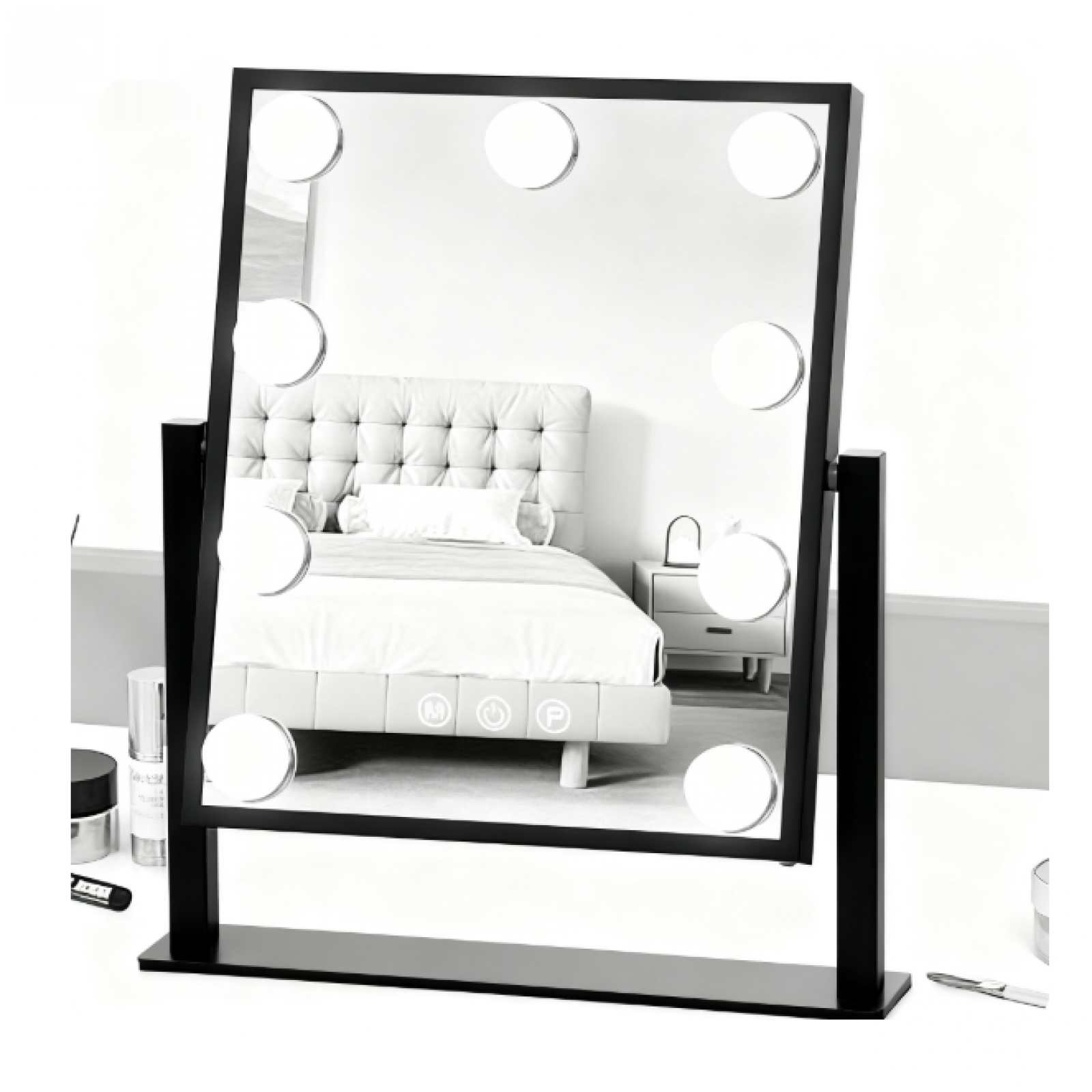 Ein Schminkspiegel mit Lichtern spiegelt eine Schlafzene wider. Der Spiegel ist schwarz. Die Lichter sind kreisförmig.