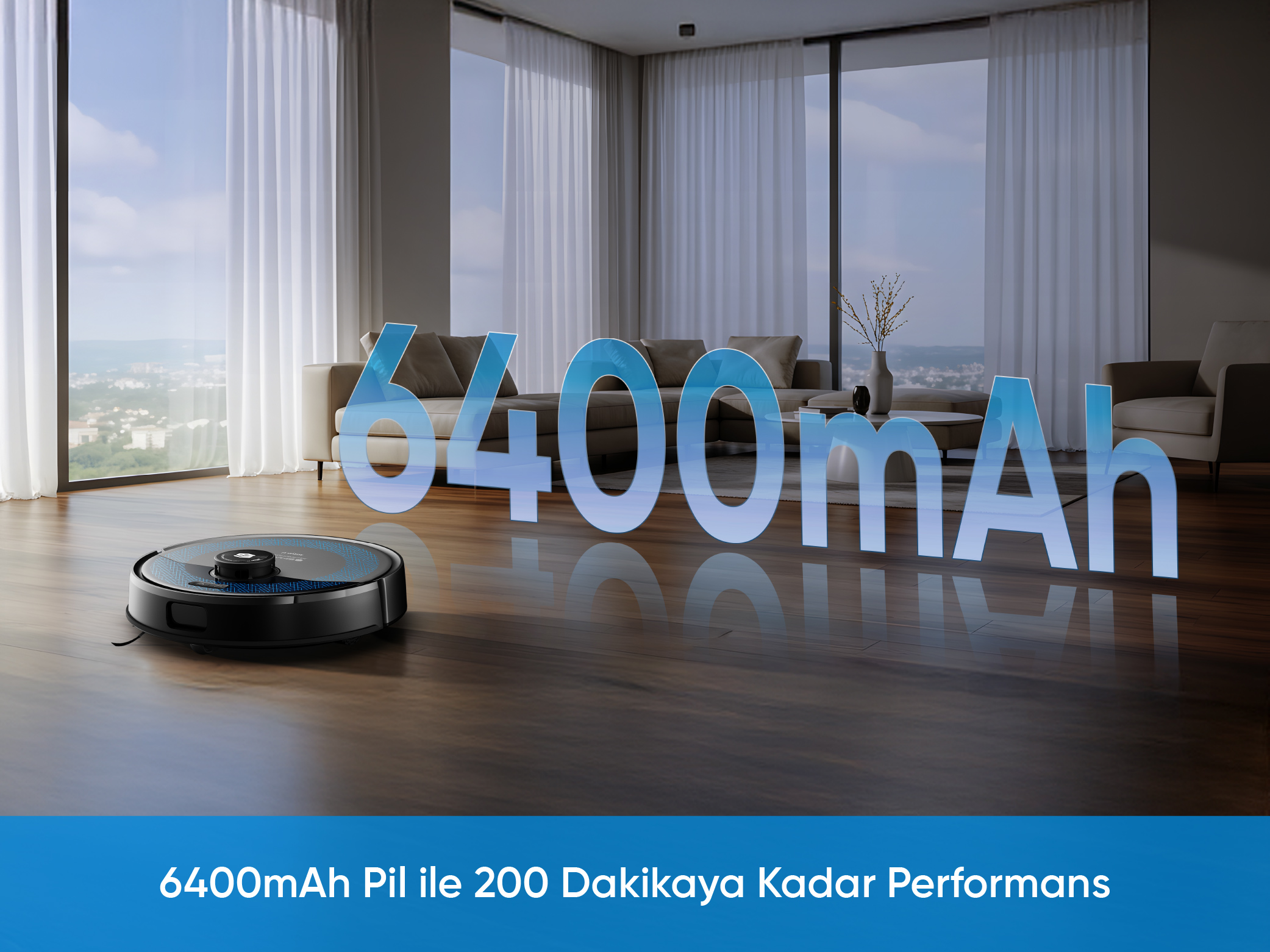 Ahşap zeminde bir robot süpürge, 6400mAh metin bindirmesiyle. Arka plan bir oturma odası.