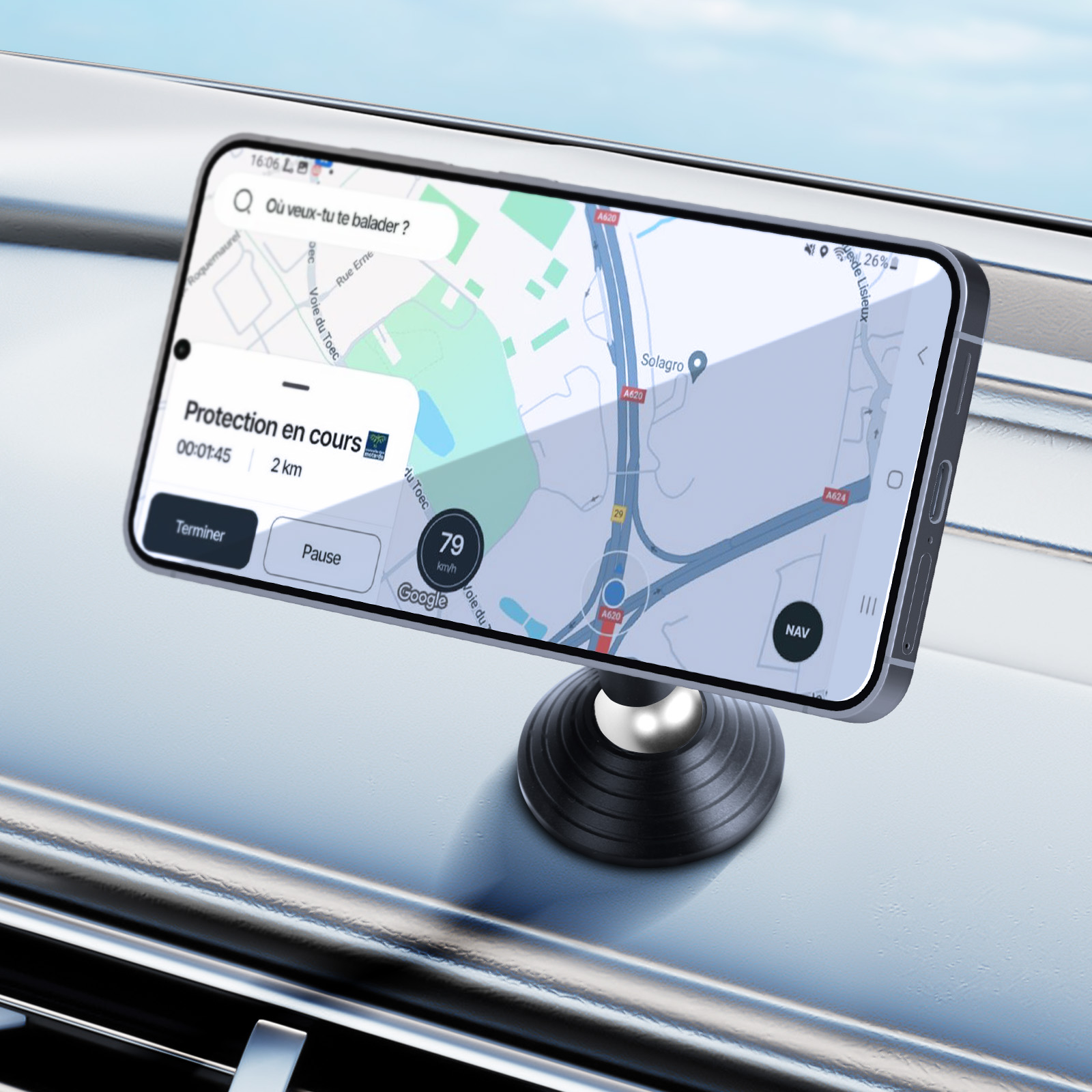 Un telefono visualizza un'app di navigazione in un'auto. Il telefono è montato sul cruscotto, mostrando una mappa e i dati di guida.