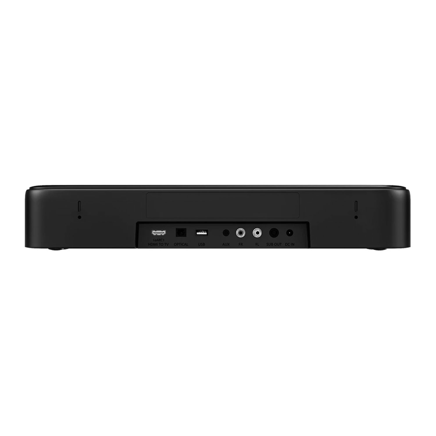 Czarny soundbar z wieloma widocznymi opcjami wejścia. Posiada porty HDMI, optyczne, USB, AUX i wyjście subwoofera. Tło jest białe.