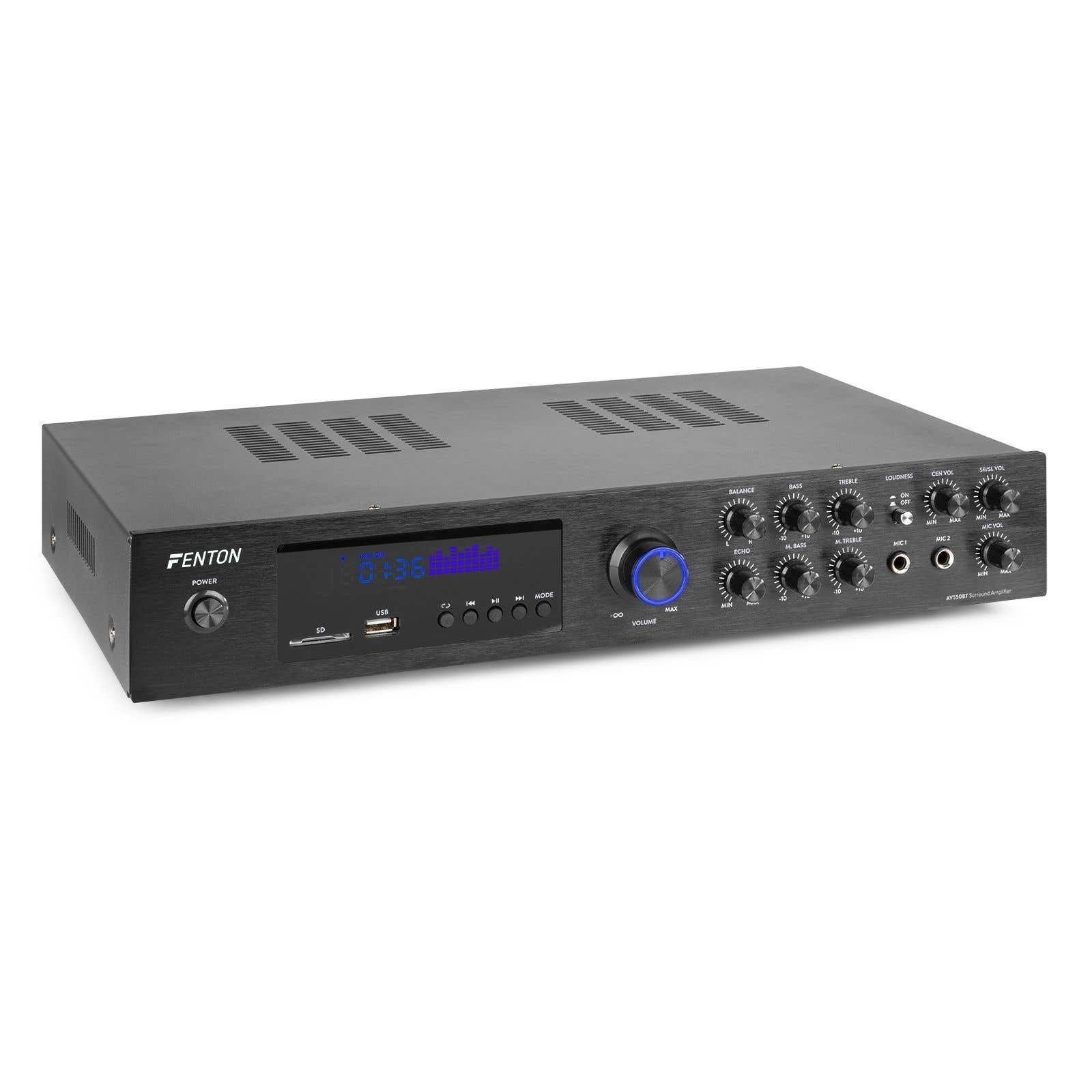 Un amplificador Fenton negro con perillas, botones y una pantalla. Tiene un botón de encendido, USB y controles de volumen.