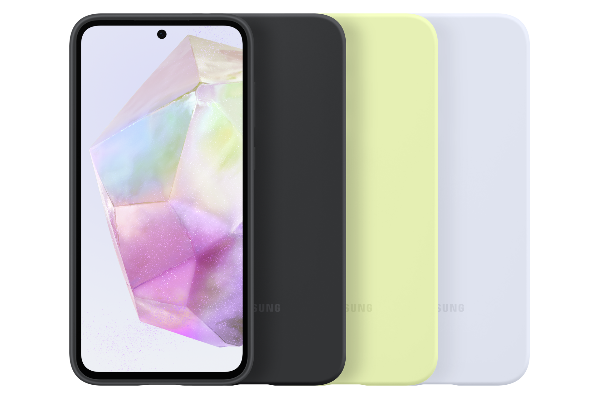 Smartfon z ekranem w kształcie kryształu, obok ciemnoszarych, żółto-zielonych i białych etui na telefony, wszystkie z logo 'SAMSUNG'.