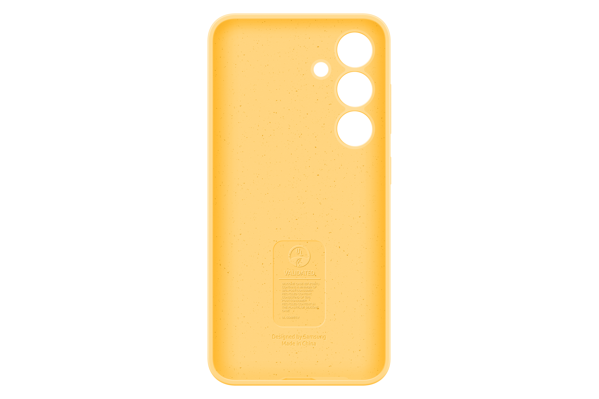 Gele telefoonhoes met drie cameraholes. Het heeft een getextureerd oppervlak met een logo en tekst onderaan. De achtergrond is zwart.