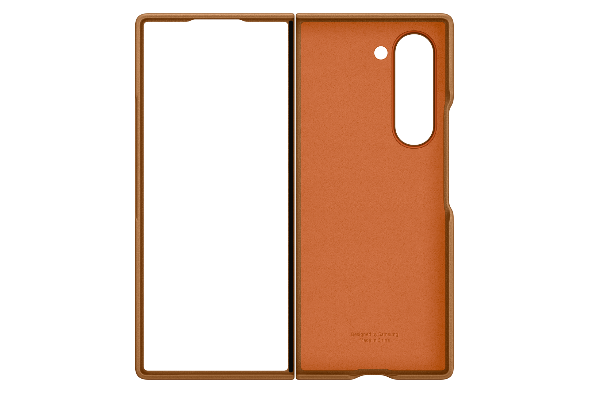 Étui de téléphone orange ouvert, marque Samsung, sur fond noir. Il a un trou pour l'appareil photo et le texte 'Designed by Samsung'.