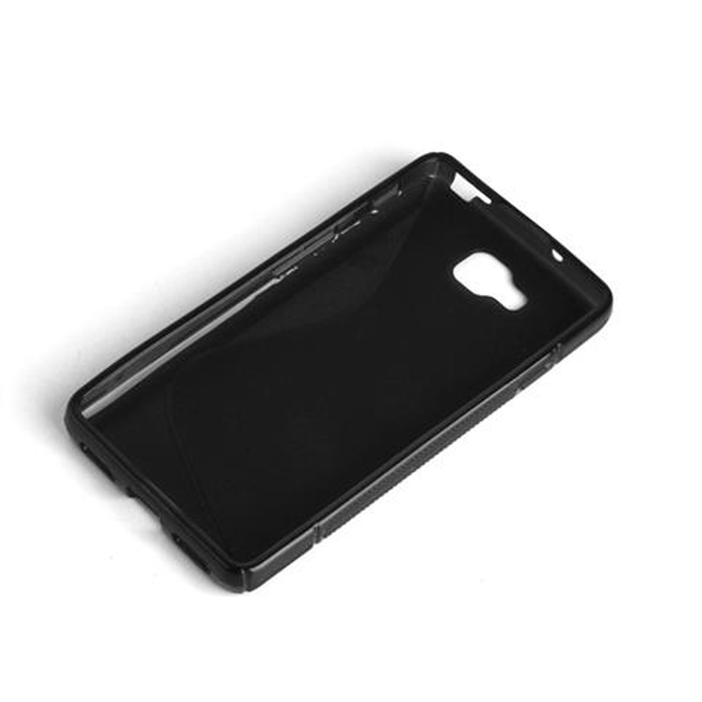 Una custodia nera per telefono è appoggiata ad angolo su una superficie bianca. La custodia ha aperture per la fotocamera e i pulsanti.