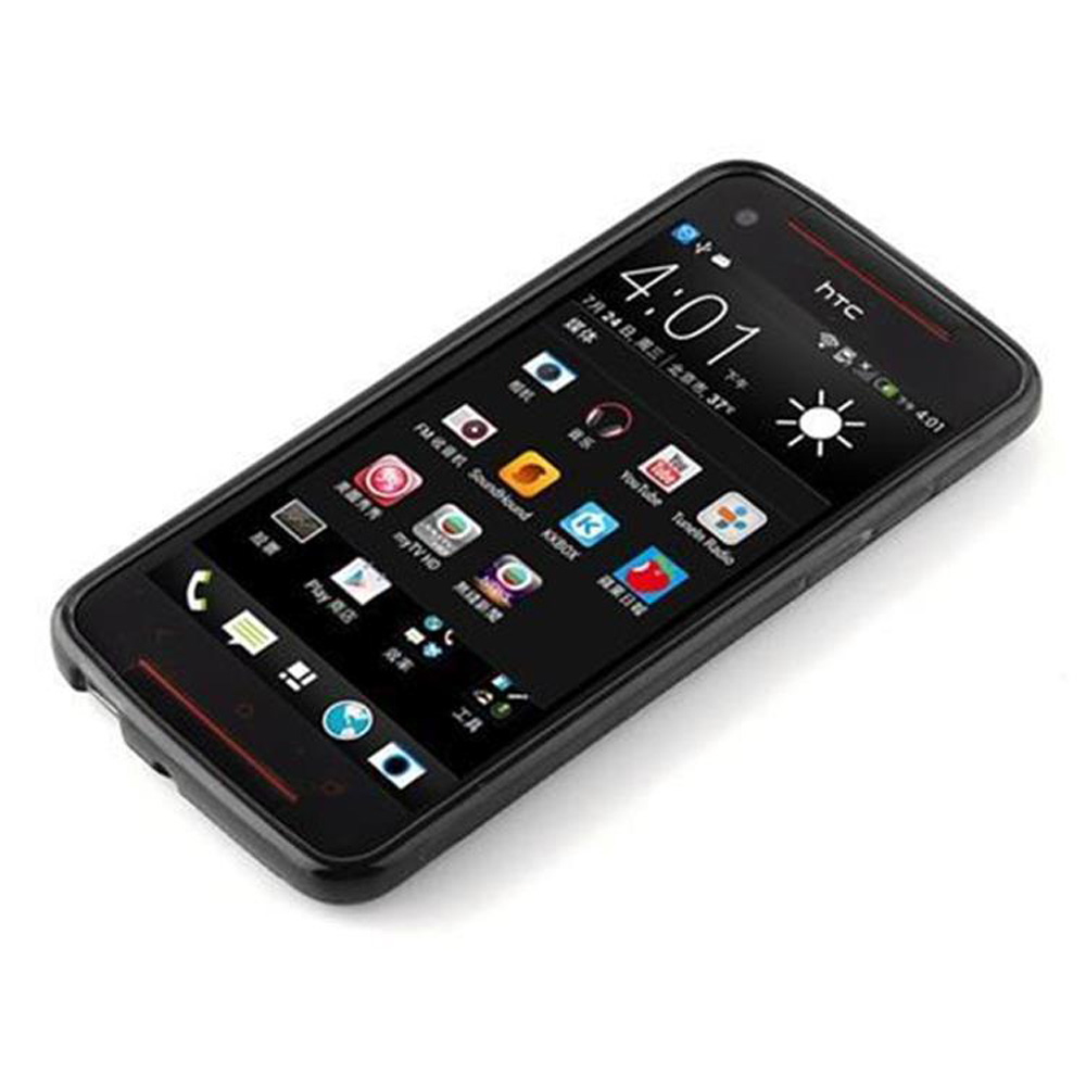 Ein schwarzes HTC-Smartphone zeigt seinen Startbildschirm an. Symbole für Apps sind sichtbar. Die Uhrzeit ist 4:01. Das Telefon ist auf einer weißen Oberfläche angewinkelt.