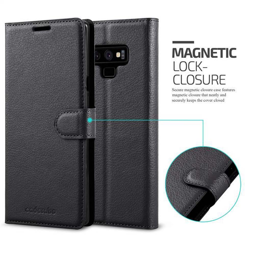 È mostrata una custodia nera per telefono con chiusura magnetica. La custodia è aperta e il marchio 'cadorabo' è visibile.