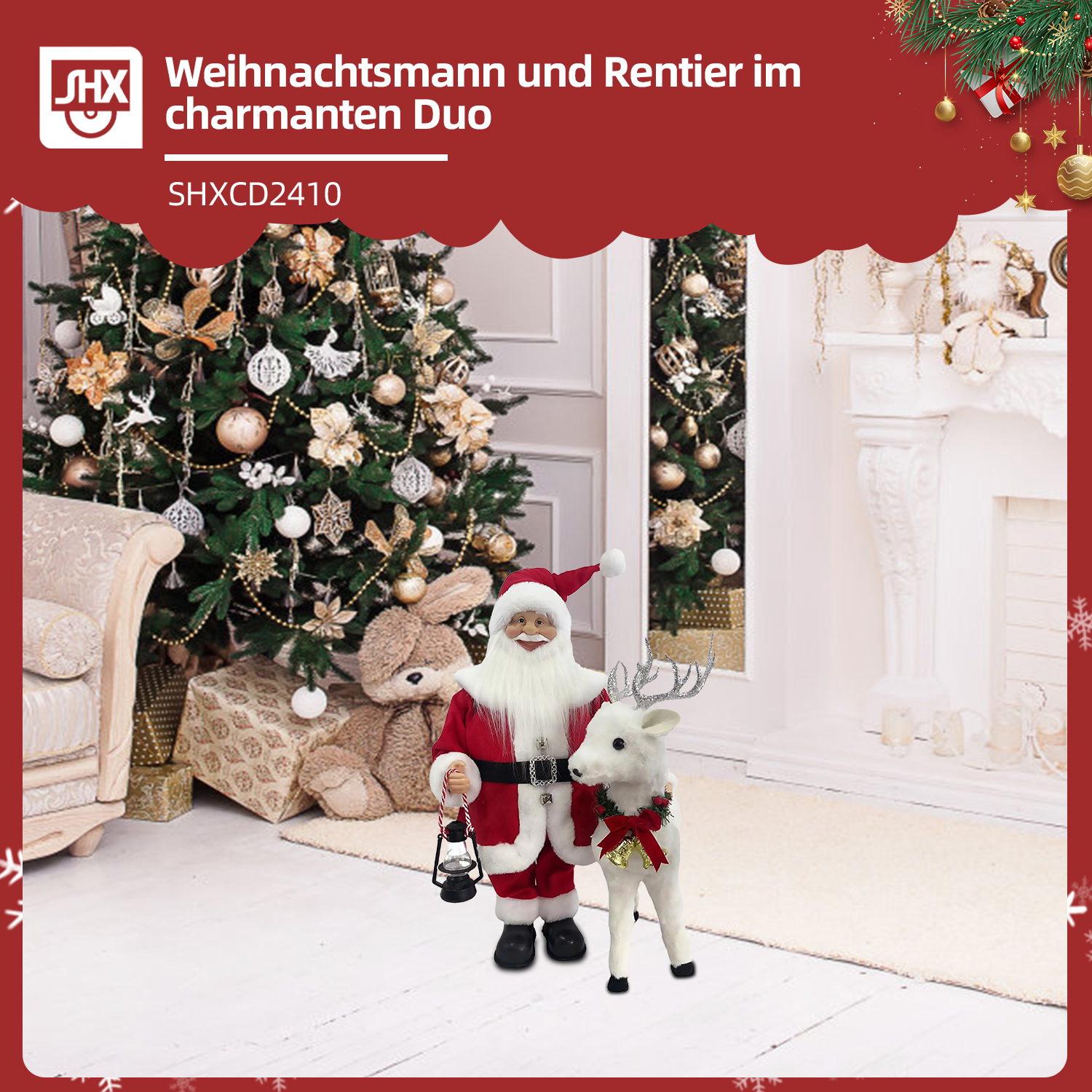 Weihnachtsmannfigur mit Rentier, Weihnachtsbaum im Hintergrund, festliche Dekorationen. Die Szene ist drinnen.