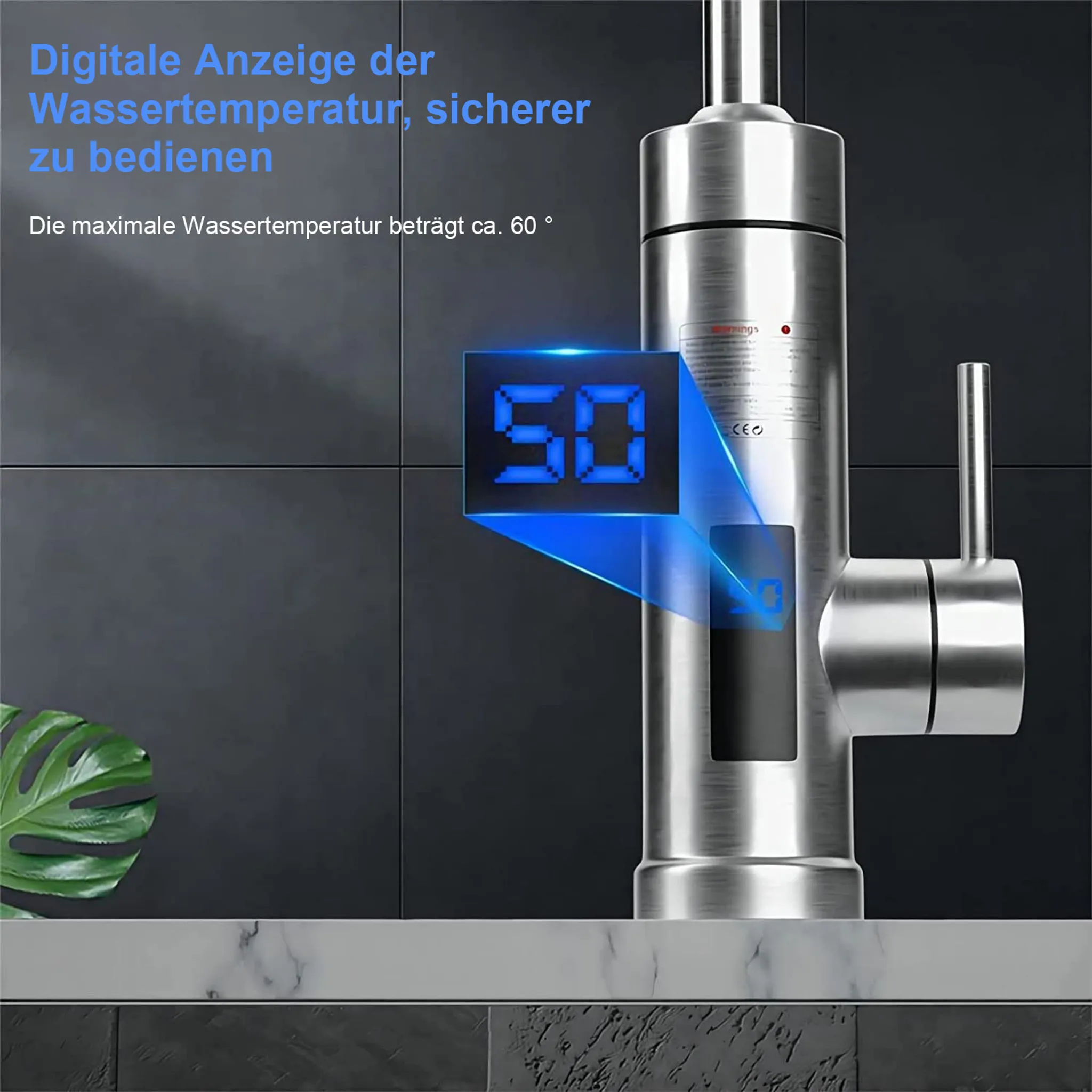 Ein Wasserhahn mit digitaler Anzeige, die 50 Grad anzeigt. Der Hintergrund ist eine dunkle Wand und eine Arbeitsplatte.