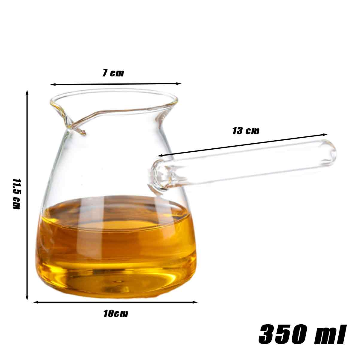 Ein klares Glasbecher mit Griff, gefüllt mit gelber Flüssigkeit. Es hat Messungen angegeben, und 350 ml sind unten geschrieben.