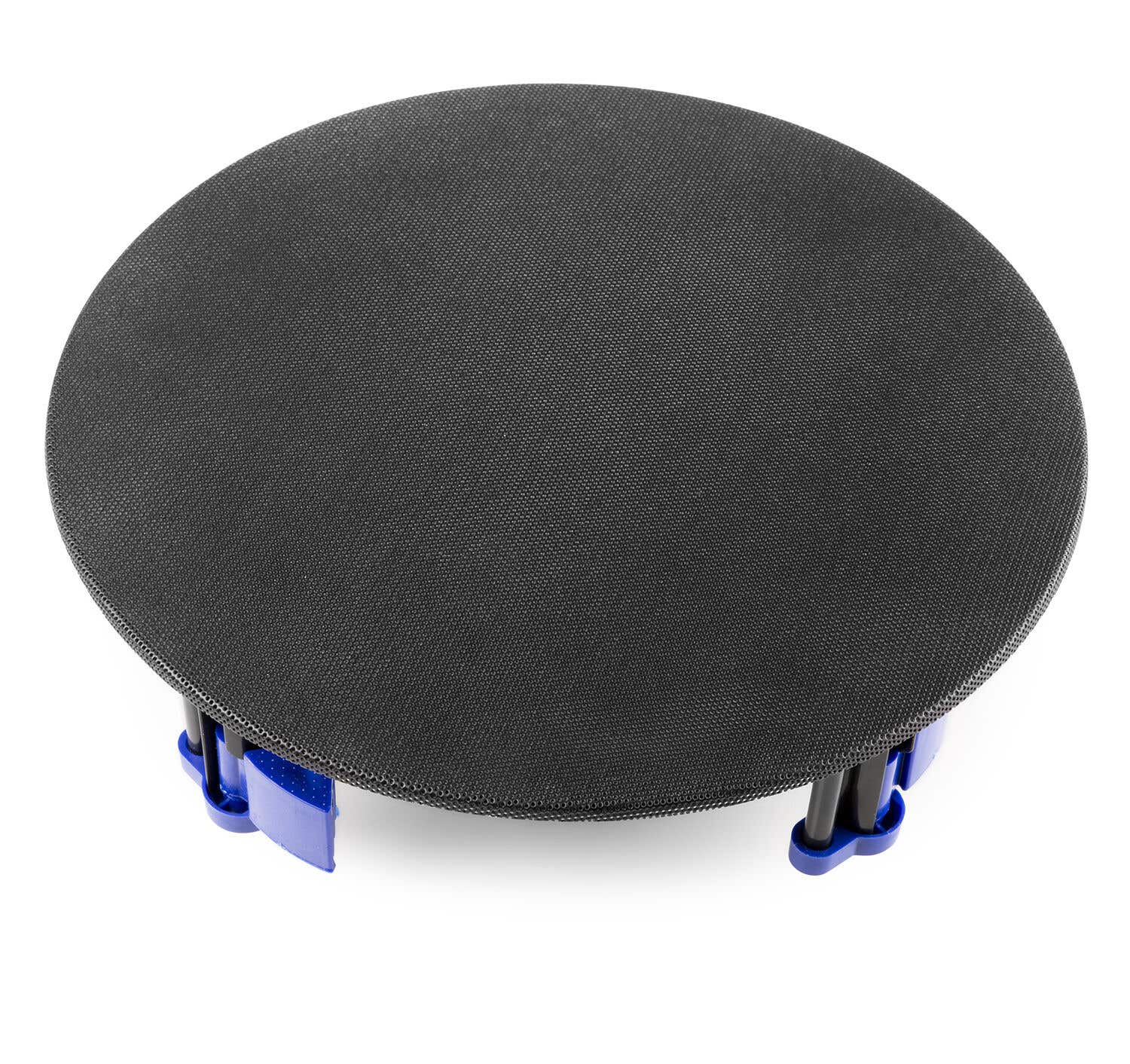 Un trampolín redondo y negro con patas azules está centrado sobre un fondo blanco. El trampolín está ligeramente elevado.