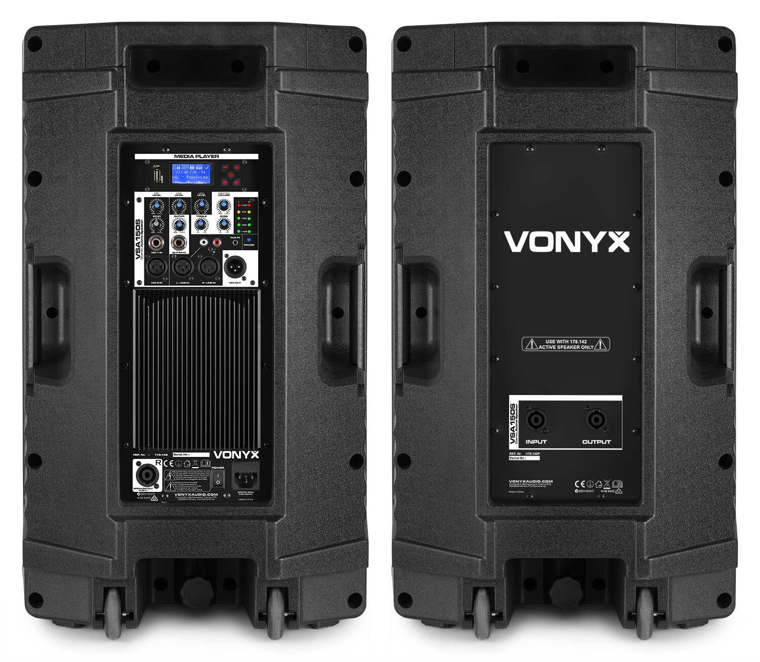 Dos respaldos de altavoces negros Vonyx, que muestran entradas, salidas y paneles de control. Las ruedas facilitan el transporte.