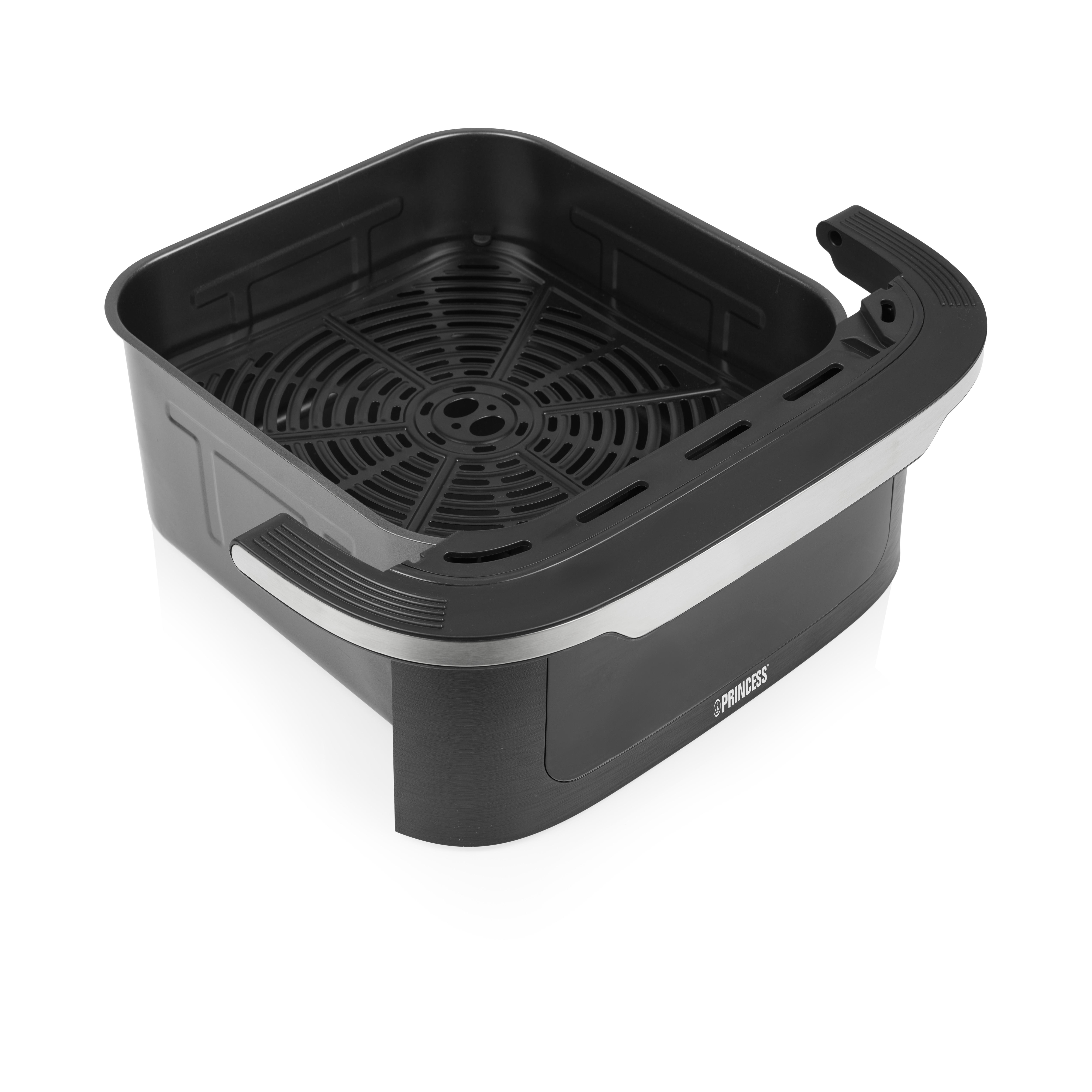 Zwarte airfryer mand met handvat. De binnenkant heeft een patroon. Princess merknaam is zichtbaar.