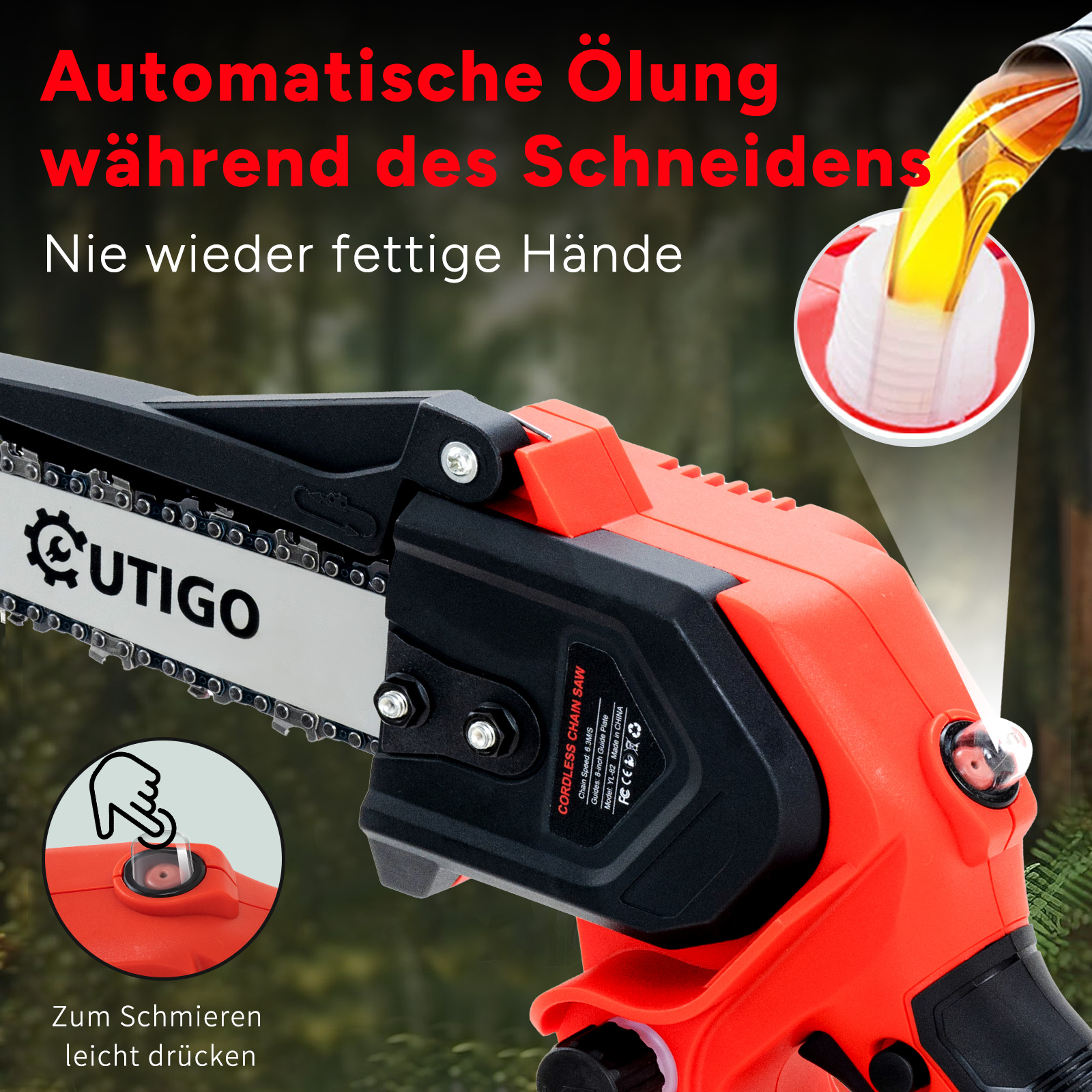 Eine orange-schwarze Kettensäge mit Text. Eine Hand drückt einen Knopf. Öl gießt in die Säge.