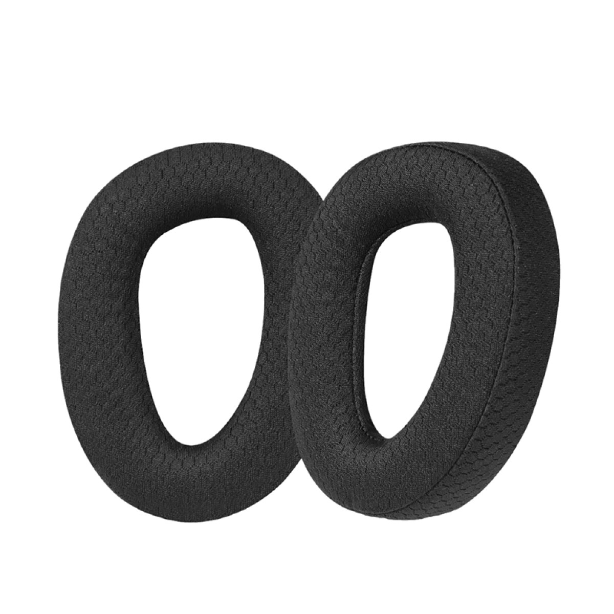 Due cuscinetti auricolari neri e circolari con superficie strutturata, probabilmente per cuffie. Sono su sfondo bianco.