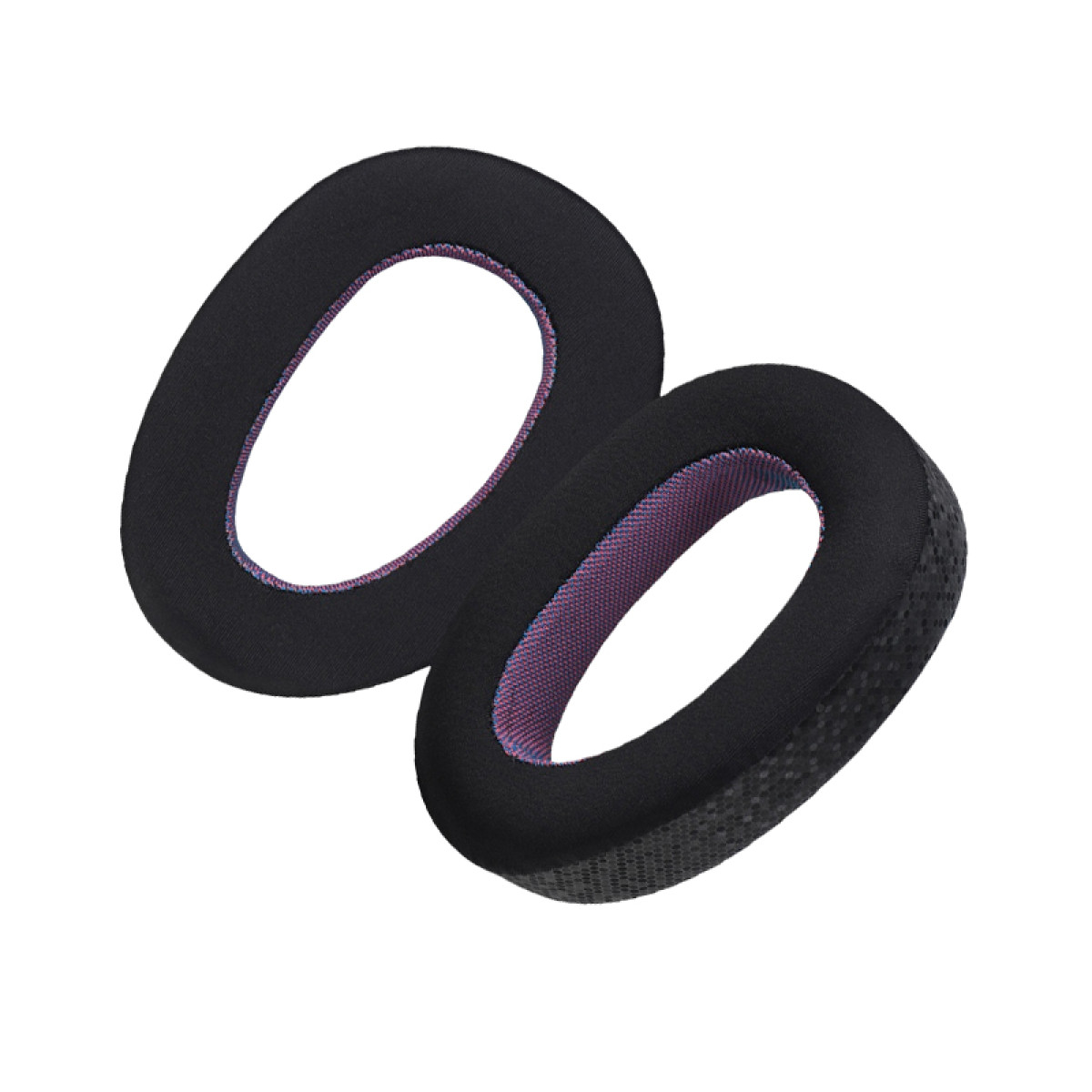 Due cuscinetti auricolari neri, di forma ovale, con interno in mesh viola e blu, isolati su sfondo bianco. Sembrano morbidi e imbottiti.