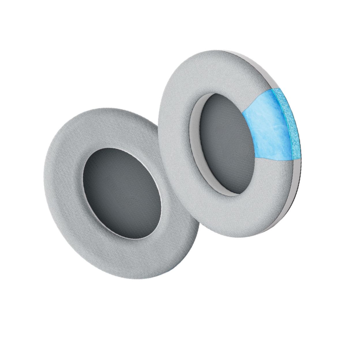 Due cuscinetti grigi per cuffie su sfondo bianco. Uno ha una sezione blu. Concentrati sulla forma e sulle trame.