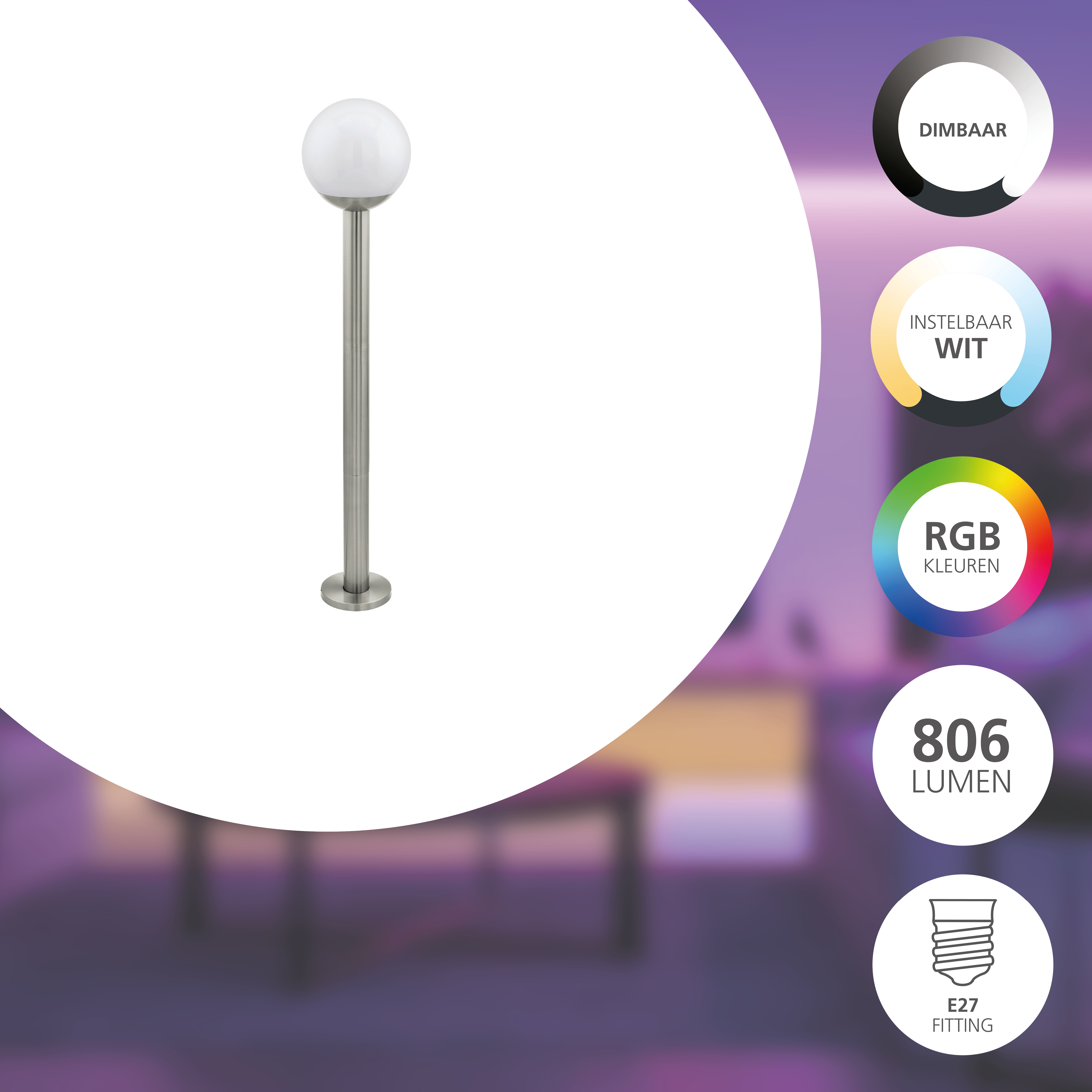 Eine moderne Außenlampe mit weißer Kugel und Metallstange. Der Hintergrund ist mit Lilatönen verschwommen.