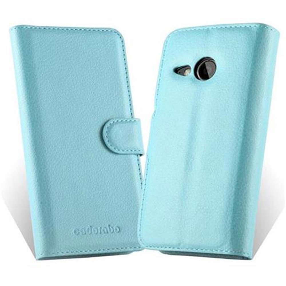 Due custodie per telefono azzurre aperte. Una ha una chiusura, l'altra un foro per la fotocamera. Entrambe sono in materiale similpelle.