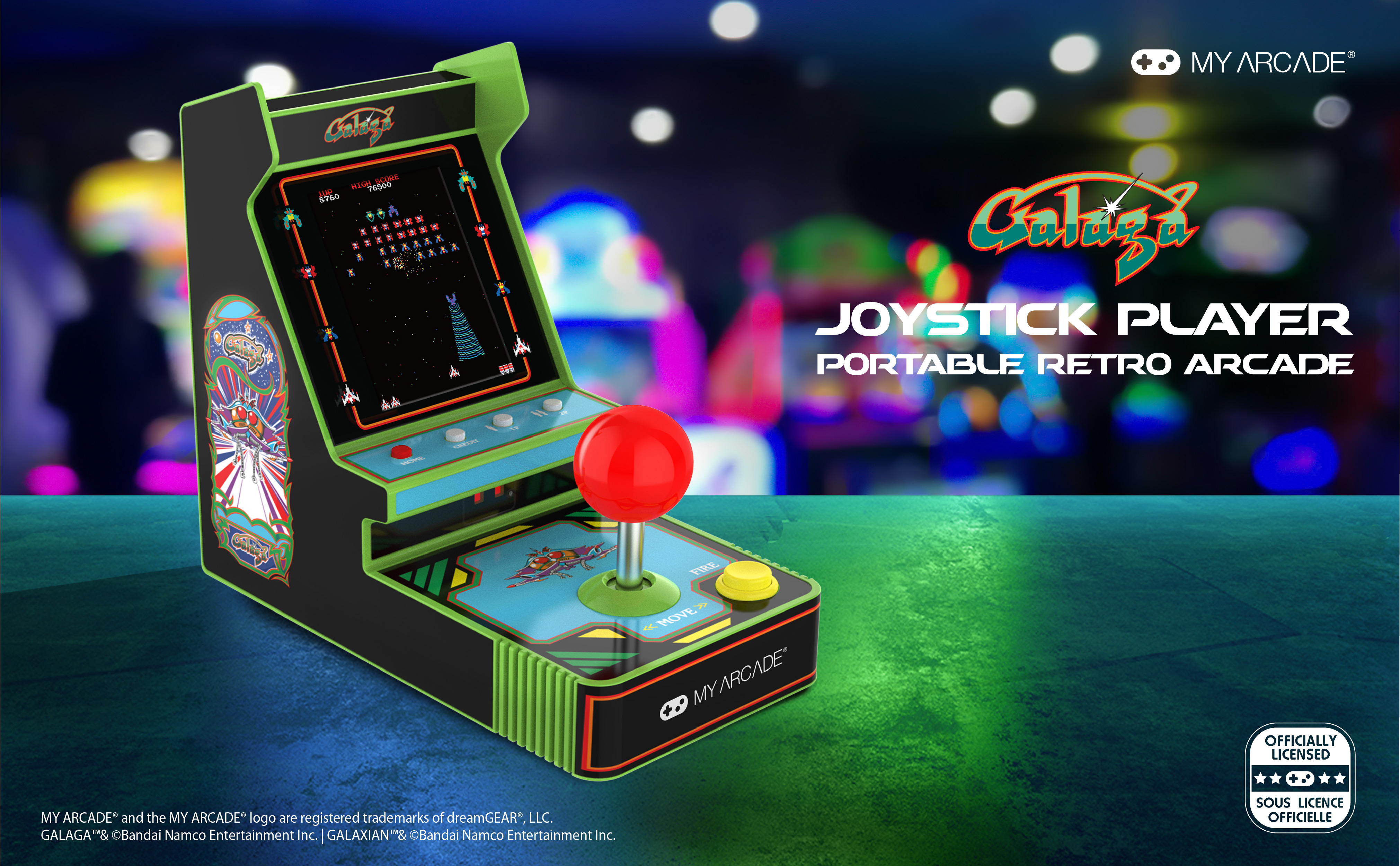 Un cabinato arcade con joystick rosso e schermo Galaga. Ha una cornice verde e nera con testo bianco.