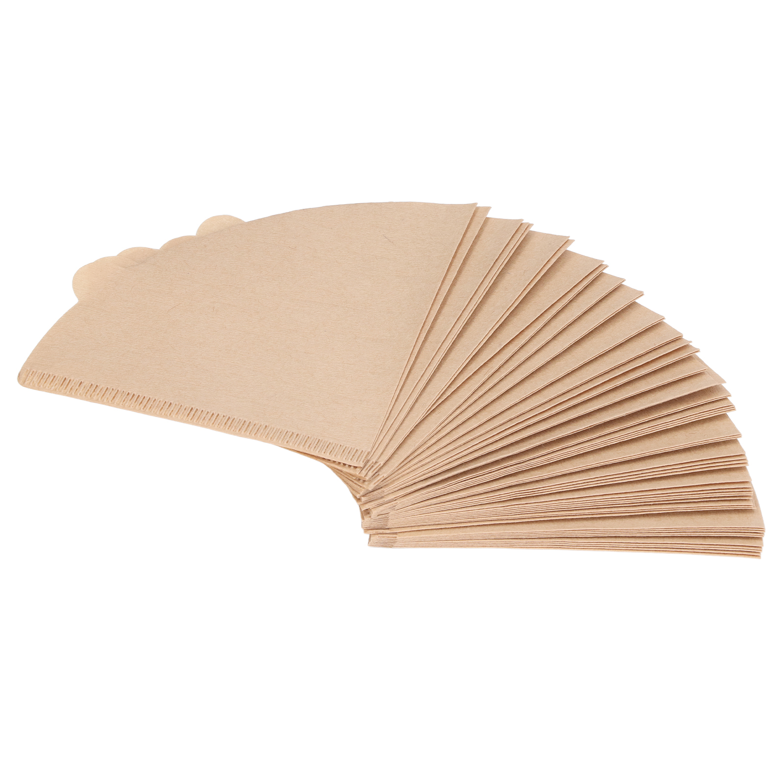 Ein Stapel beiger Papier-Kaffeefilter, auf weißem Hintergrund aufgefächert.