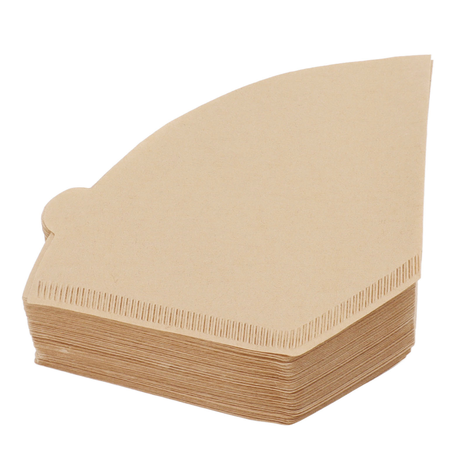 Ein Stapel beige Kaffeefilter, fächerförmig mit geriffelter Kante, vor weißem Hintergrund.