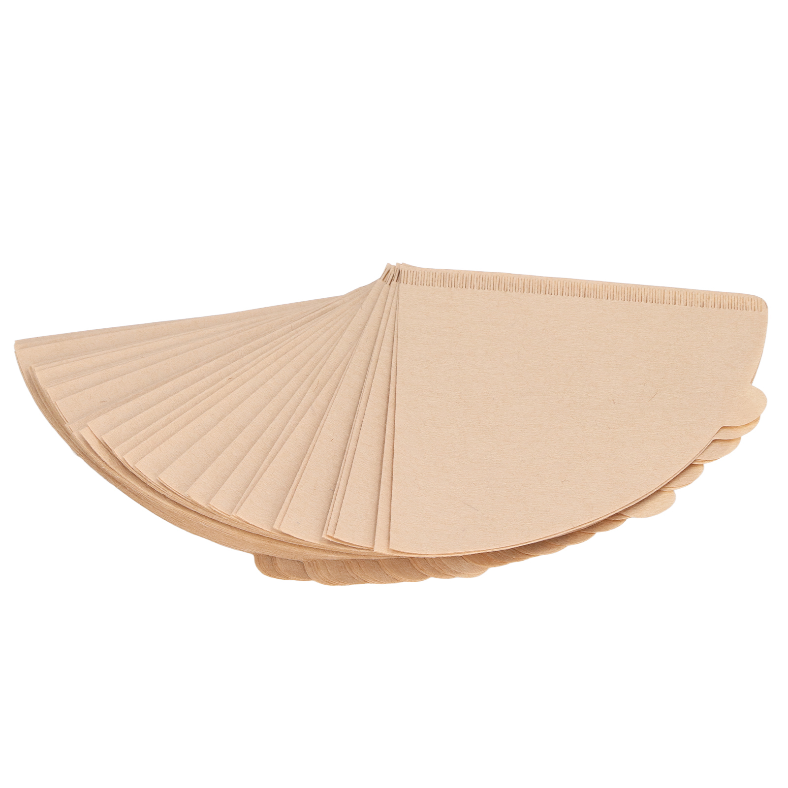 Ein Stapel fächerförmiger, beigefarbener Kaffeefilter auf weißem Hintergrund.