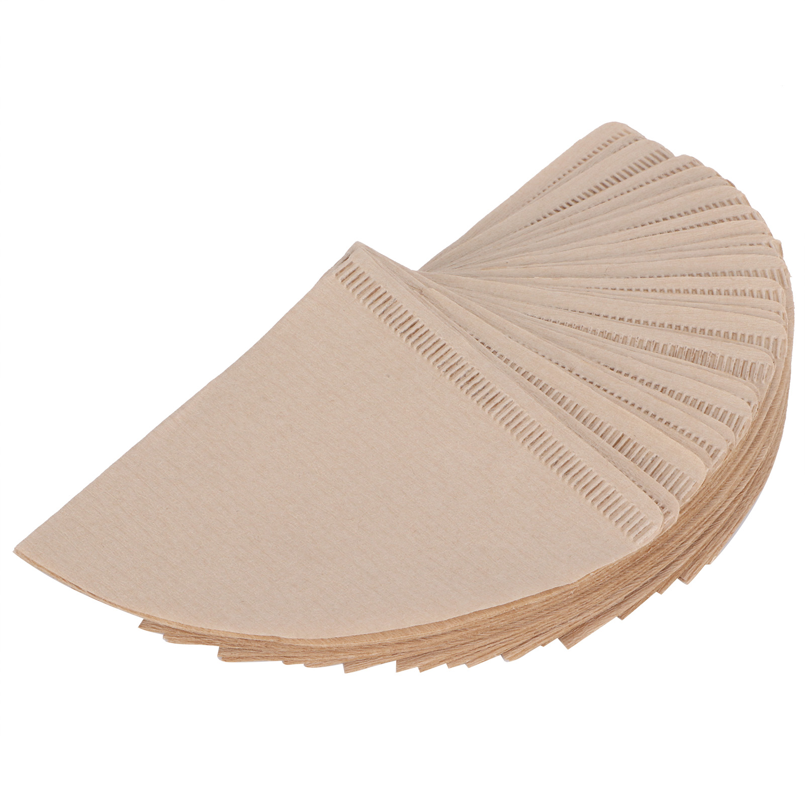 Ein Stapel hellbrauner, kegelförmiger Kaffeefilter, fächerförmig angeordnet, vor weißem Hintergrund.