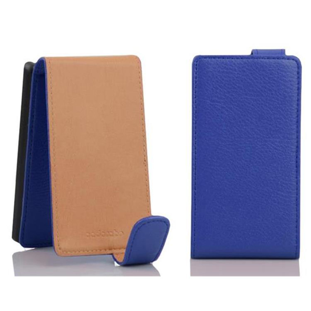 Zwei Handyhüllen. Eine ist offen, aus hellbraunem Leder mit blauen Akzenten. Die andere ist geschlossen, aus blauem Leder.