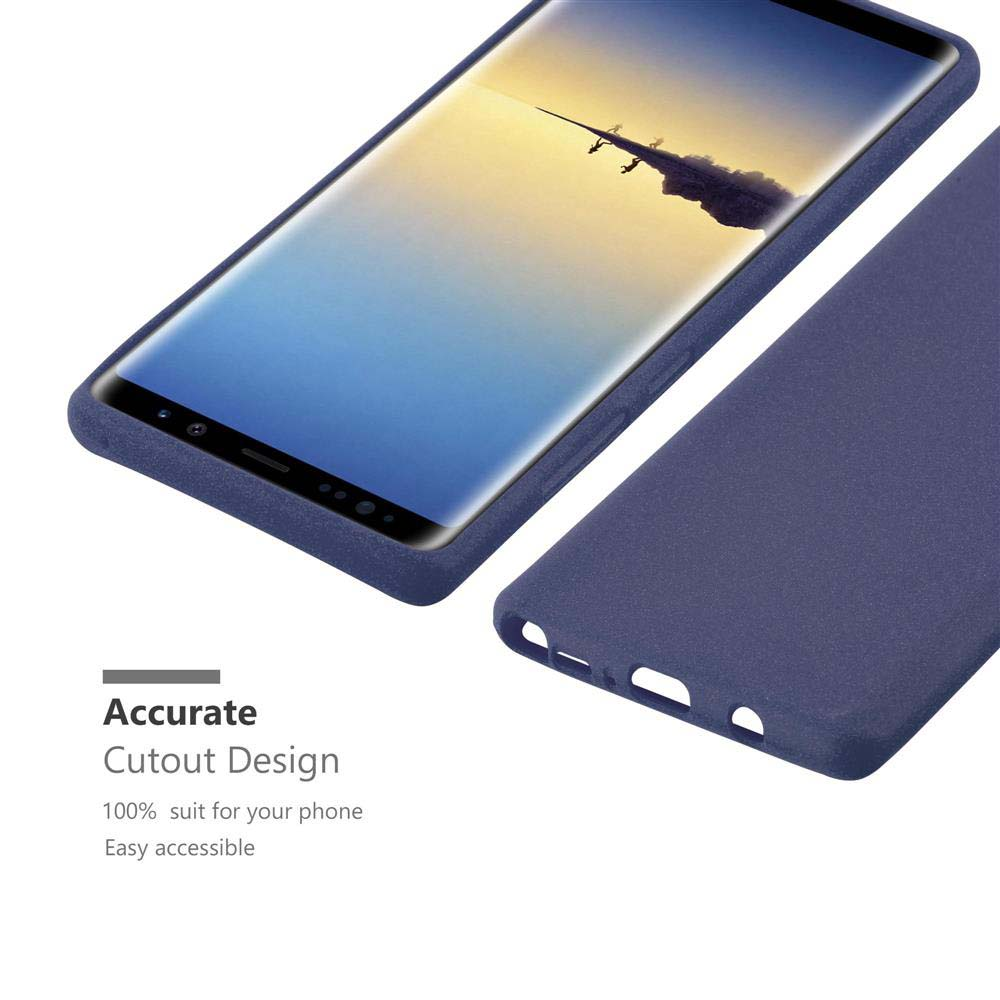 Un telefono blu scuro con uno schermo che mostra un paesaggio. Accanto, una custodia abbinata. Il testo recita 'Accurate Cutout Design'.