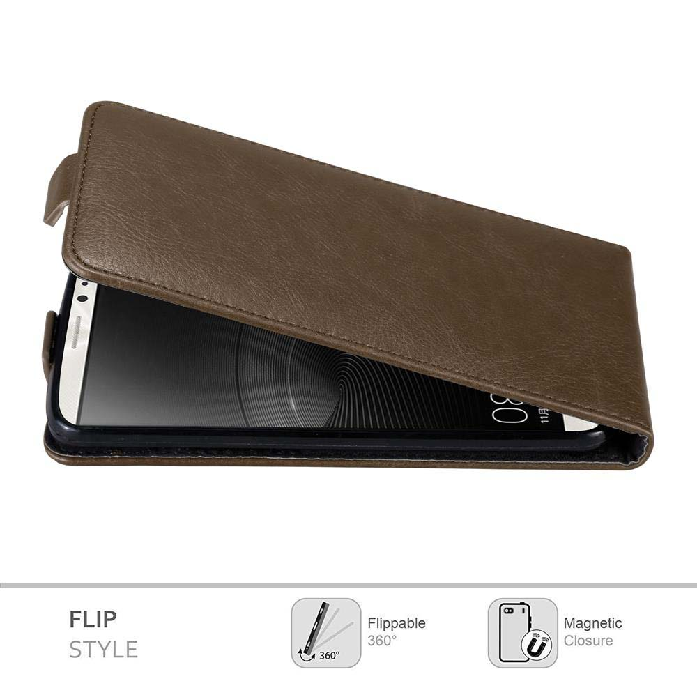 Una funda de cuero marrón para teléfono con tapa, con un teléfono dentro. La funda está abierta y la pantalla del teléfono es visible. El texto inferior dice 'Flip Style'.