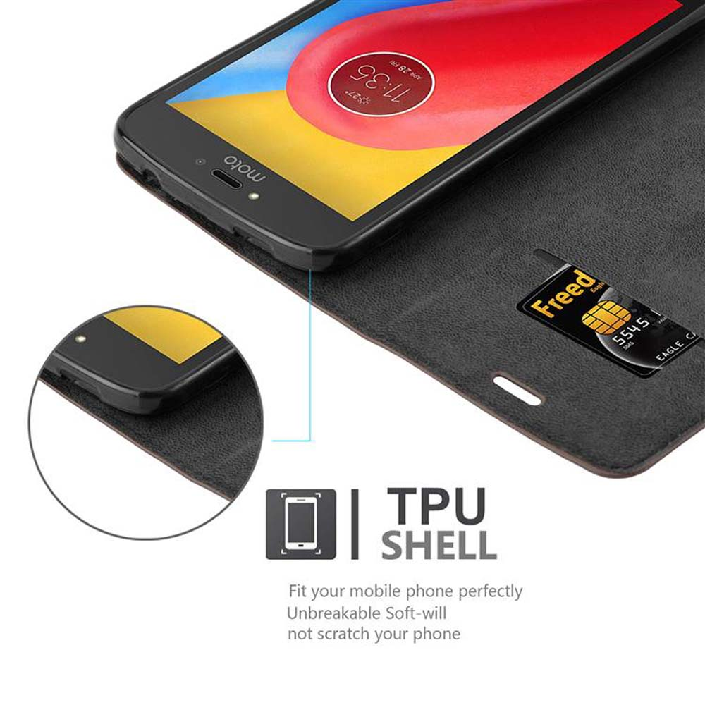 Uno smartphone con schermo che mostra l'ora, all'interno di una custodia nera con una carta Freed e testo TPU shell.