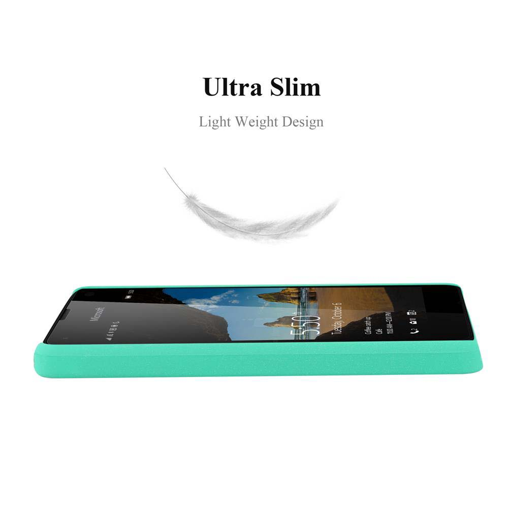 Un smartphone vert menthe avec écran noir affichant l'heure et la date. Le texte au-dessus dit Ultra Slim et Light Weight Design.