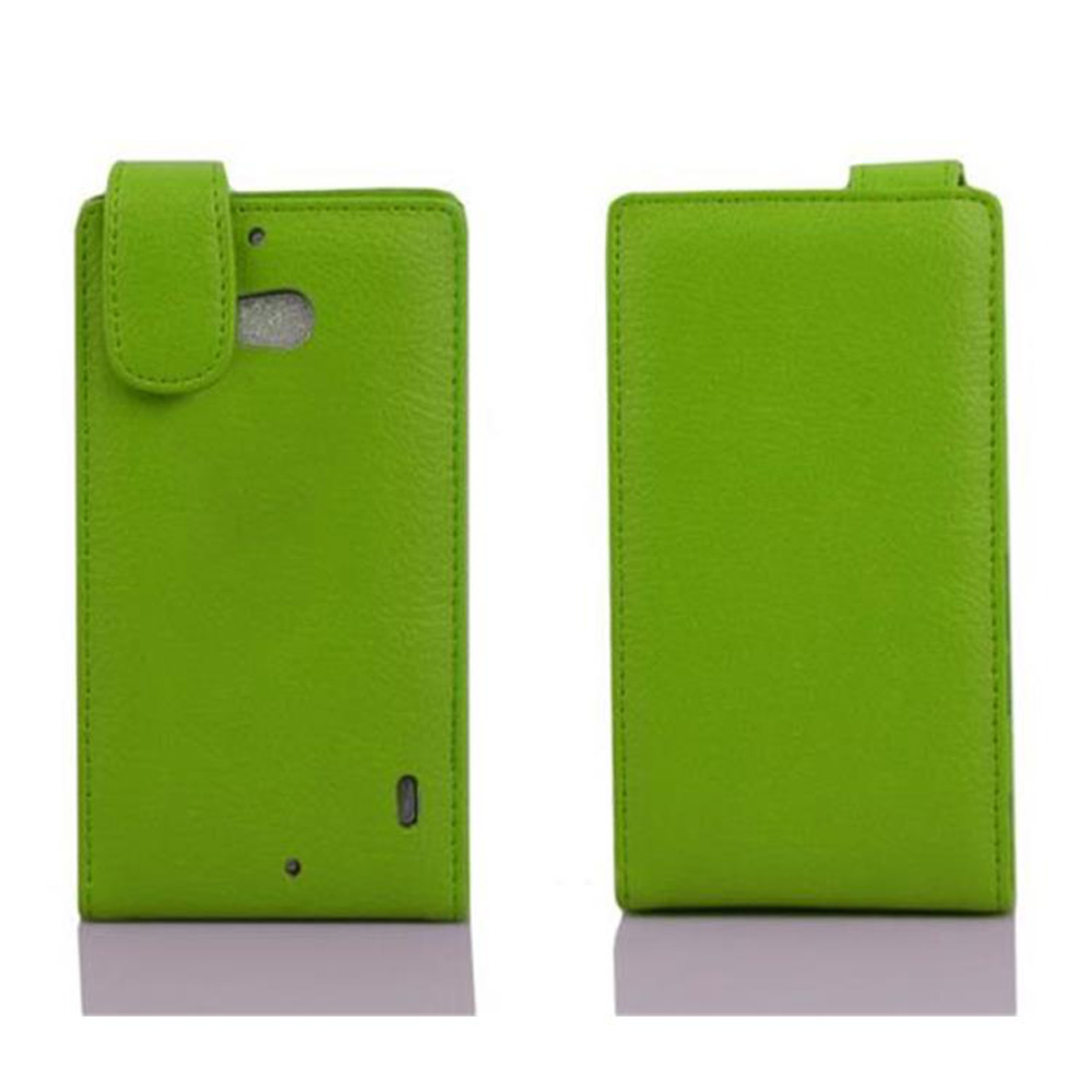 Dos fundas verdes para teléfono. Una con cierre y recorte, la otra lisa. Ambas son rectangulares con esquinas redondeadas.