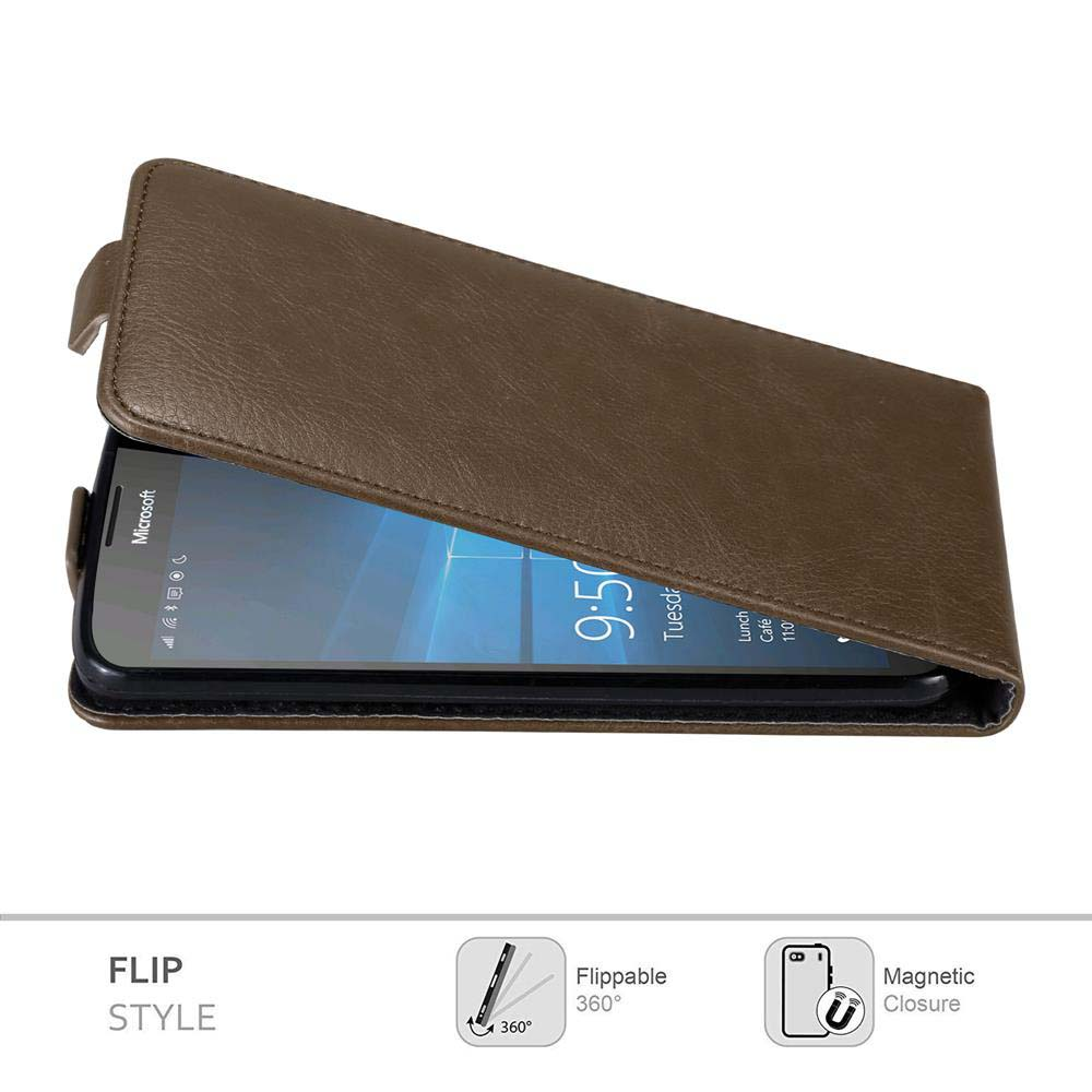Eine braune Flip-Handyhülle mit einem Telefon, das die Uhrzeit anzeigt. Text darunter lautet 'Flip Style', 'Flippable 360°' und 'Magnetic Closure'.