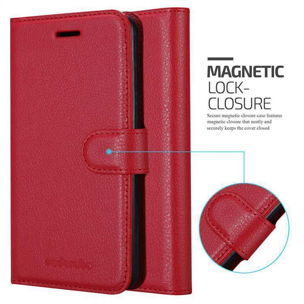 Eine rote Leder-Handyhülle mit Magnetverschluss. Die Hülle ist geschlossen und zeigt den Verschluss und Text.