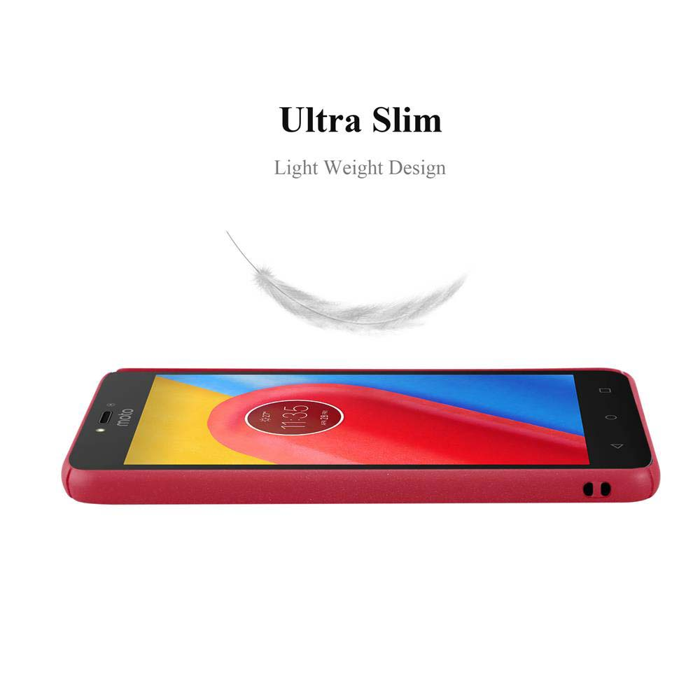Uno smartphone rosso con un orologio sullo schermo. Sopra, il testo dice 'Ultra Slim' e 'Light Weight Design'. Una piuma fluttua.