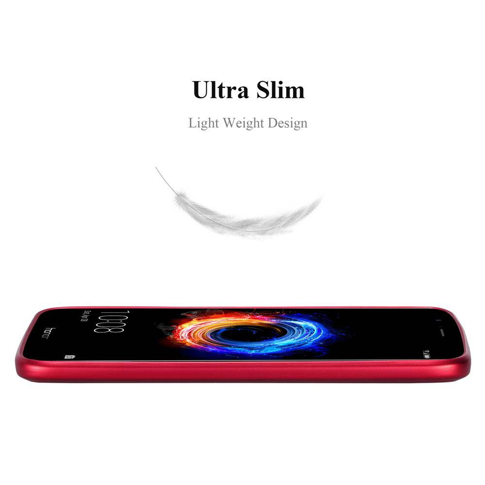 Uno smartphone rosso è appoggiato su una superficie bianca con le parole 'Ultra Slim, Light Weight Design'. Una piuma fluttua sopra.