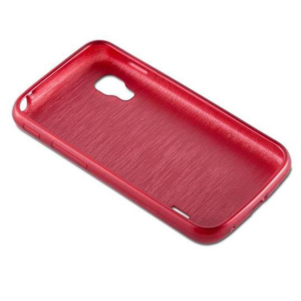 Una funda roja para teléfono con superficie texturizada, con recortes para cámara y botones, sobre fondo blanco.