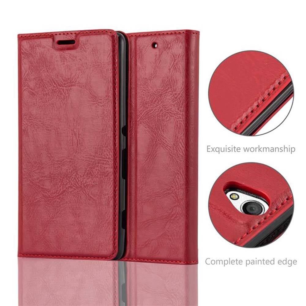 Una funda de teléfono de cuero rojo, abierta para revelar el interior. Dos detalles en primer plano muestran costuras y un borde pintado.