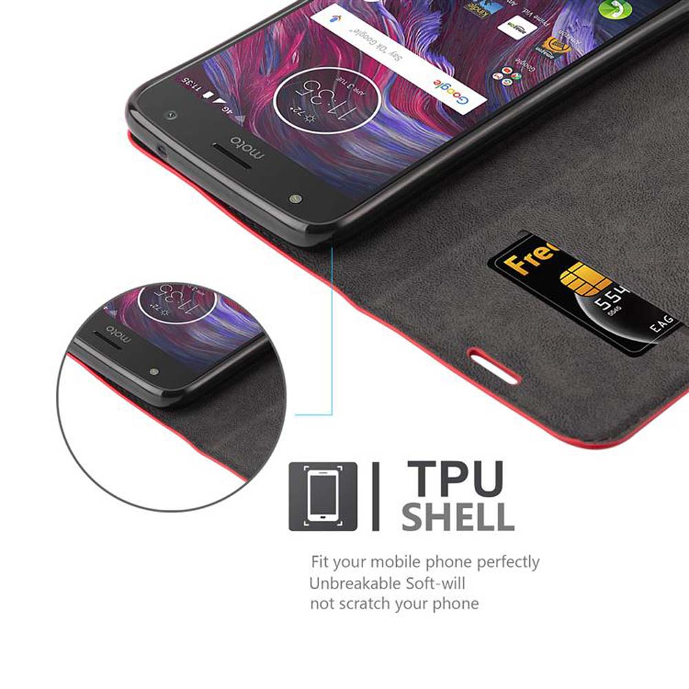 Schwarzes Smartphone auf rotem Gehäuse. 'Fre'-Karte, Zeitanzeige und TPU-Shell-Text sind sichtbar.