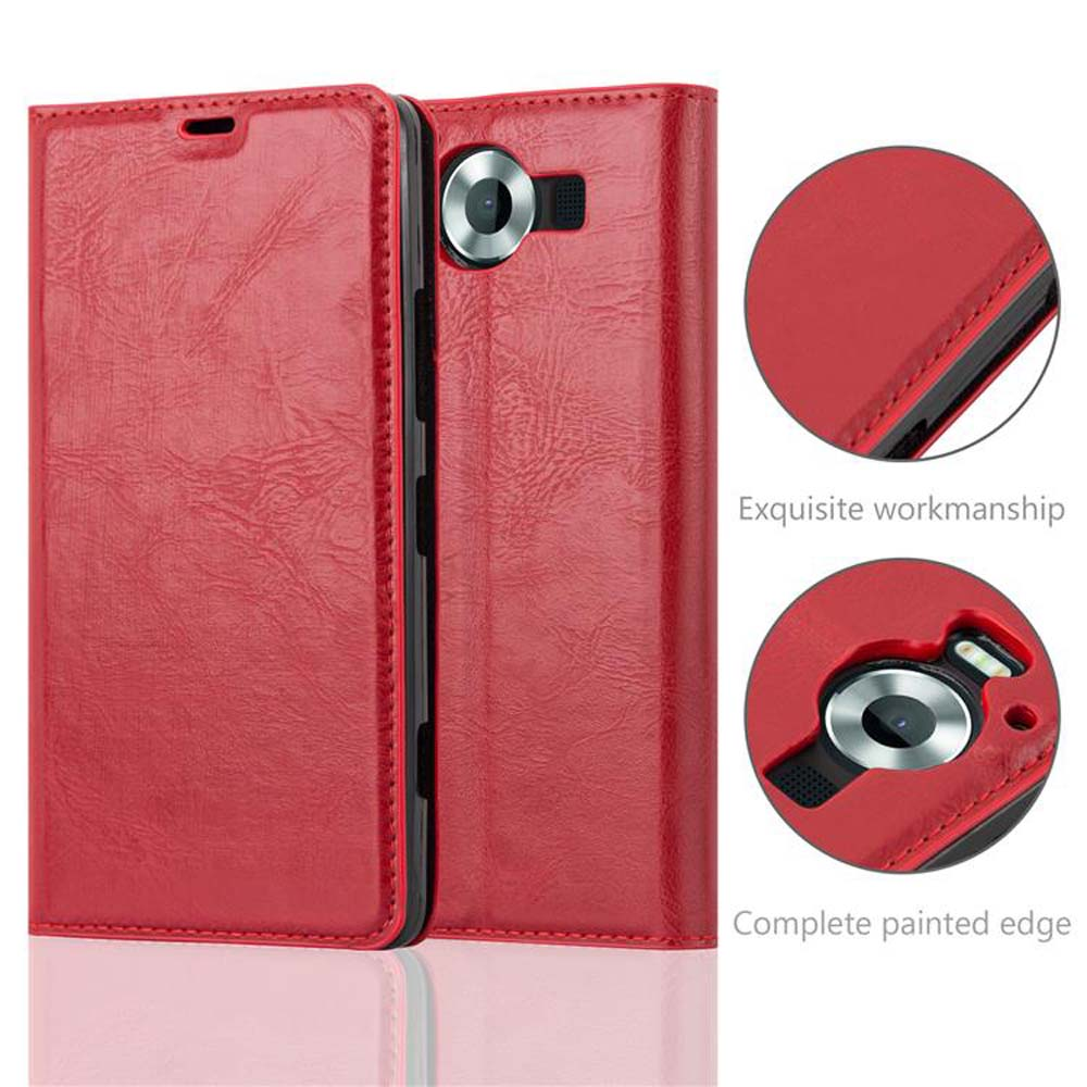 Custodia per telefono in pelle rossa aperta. I dettagli mostrano la fotocamera e la finitura dei bordi. La custodia è mostrata su sfondo bianco.