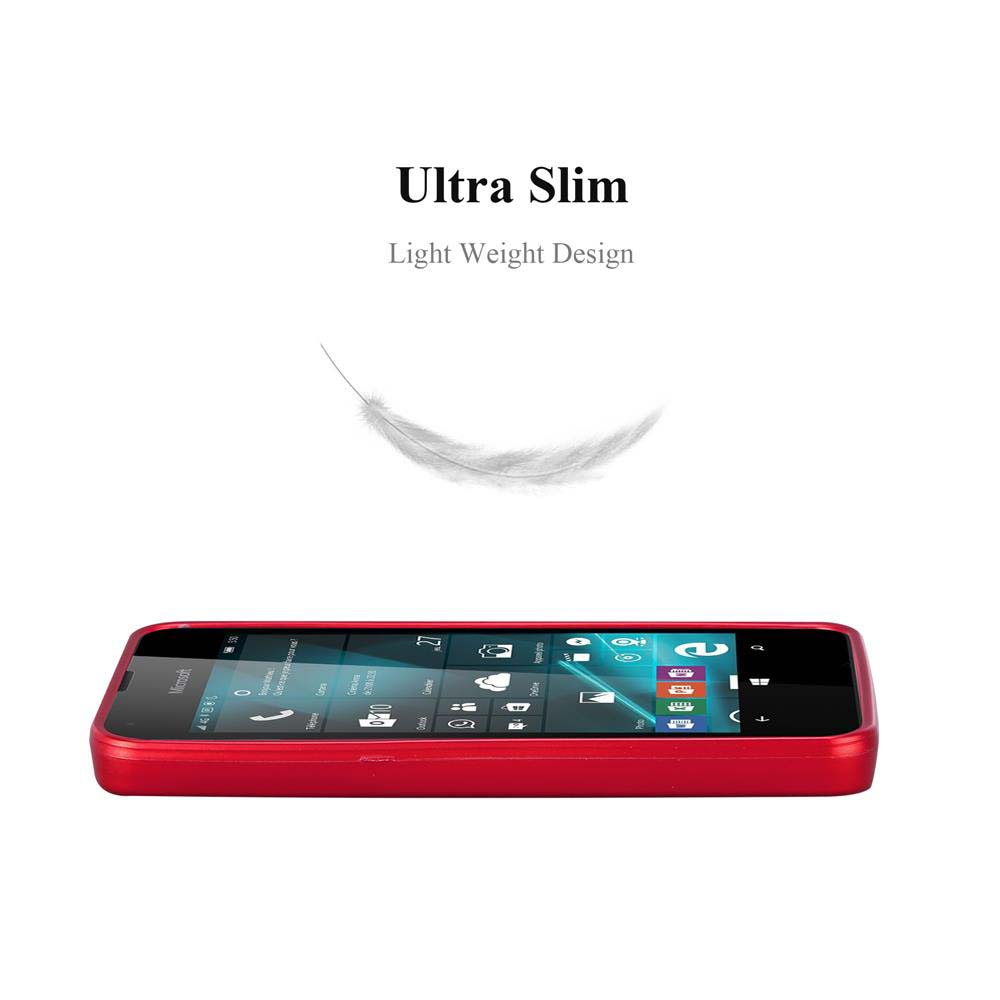 Un teléfono inteligente rojo sobre superficie blanca. Arriba, una pluma y texto: Ultra Slim, Light Weight Design.