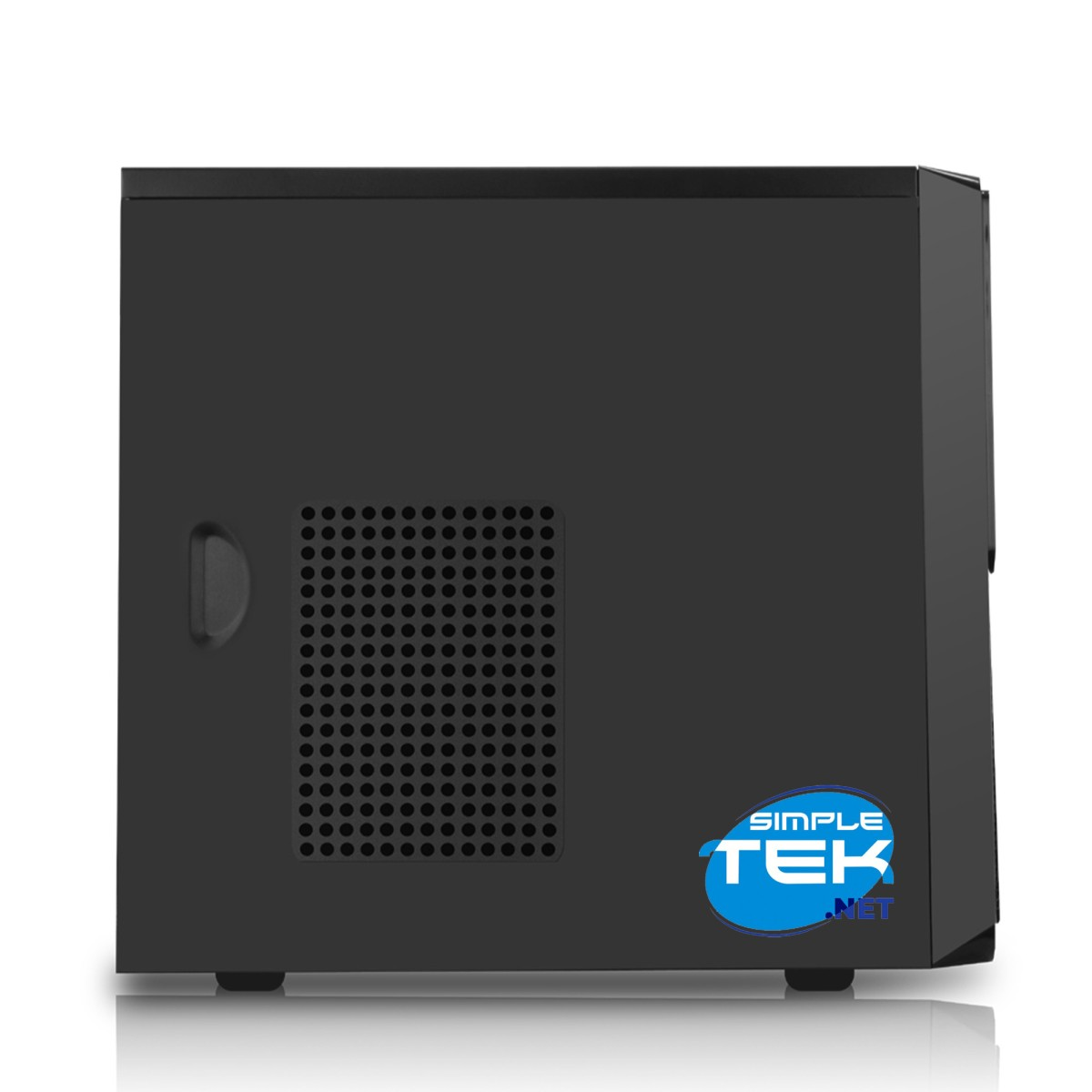 Case per computer nero con logo Simple Tek. Presenta una presa d'aria e una piccola maniglia. La custodia è su una superficie bianca.