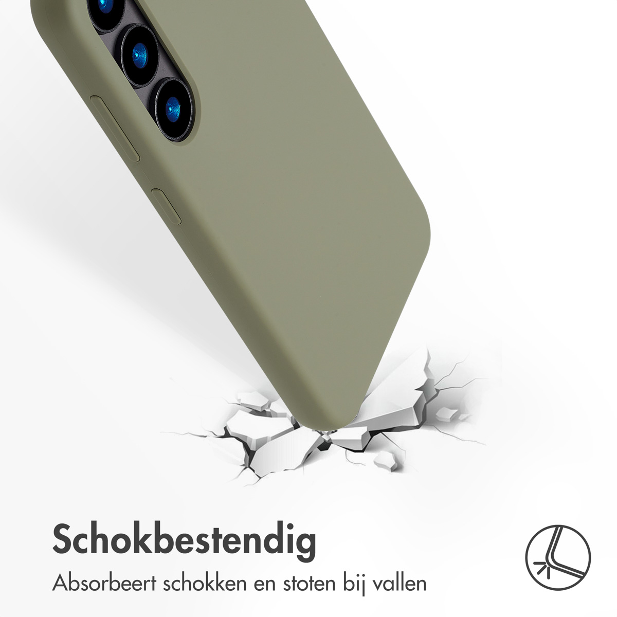 Een telefoonhoes valt en de grond breekt. De hoes is olijfgroen met zichtbare cameralenzen.