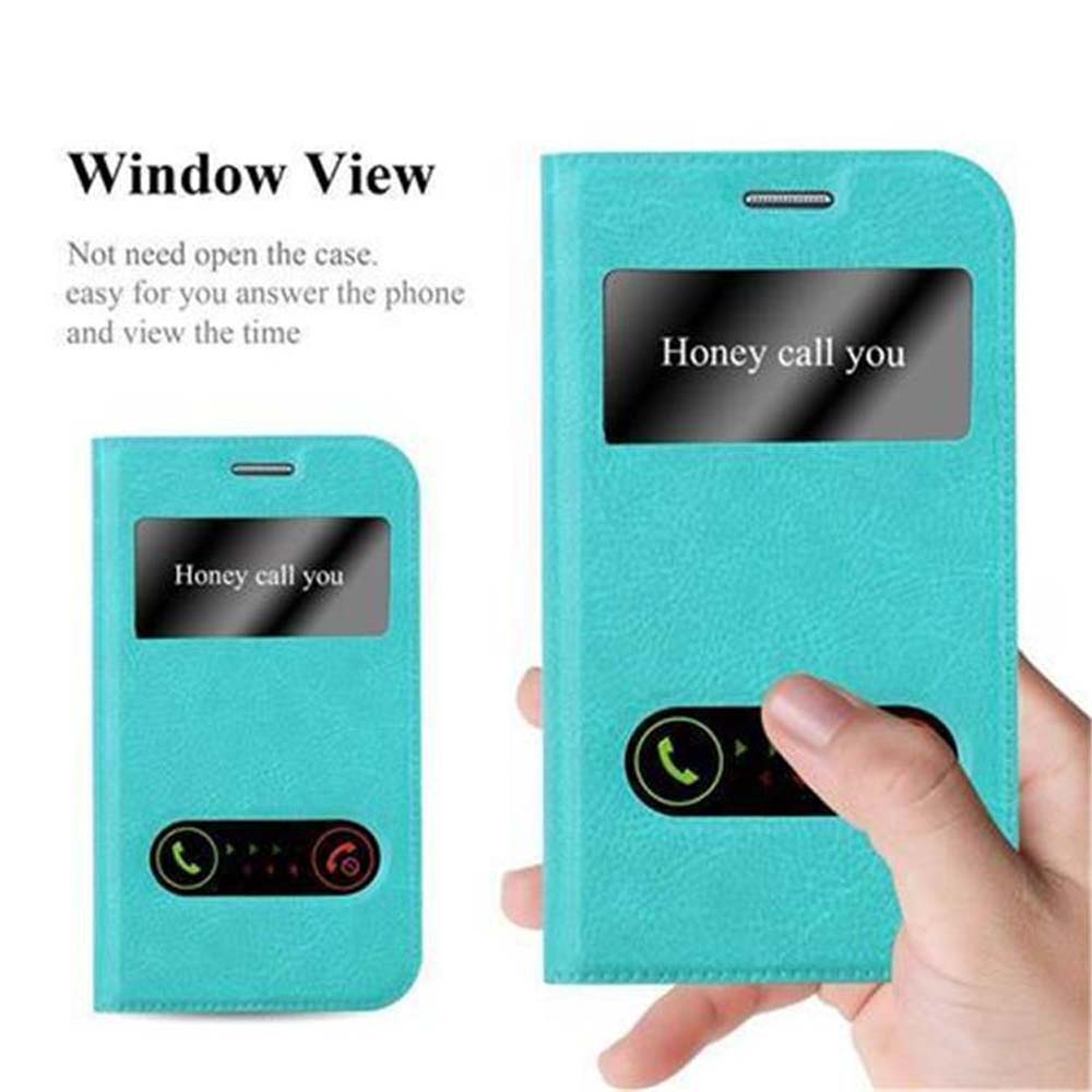 Una custodia per telefono verde acqua con finestra mostra una notifica di chiamata. Una mano tiene la custodia. Il testo dice 'Honey call you'.
