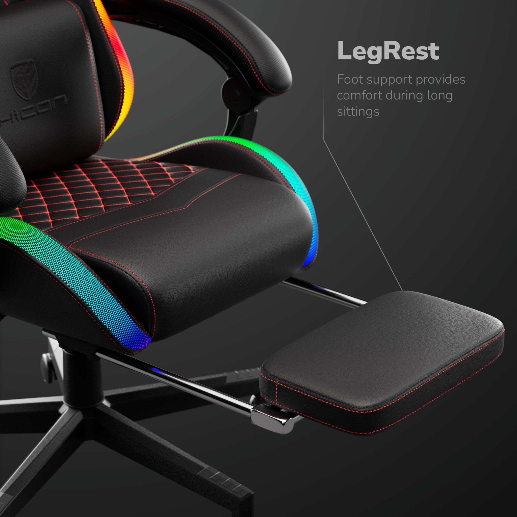 Schwarzer Gaming-Stuhl mit Fußstütze. Mit roten Nähten, RGB-Beleuchtung und Logo. Dunkler Hintergrund.