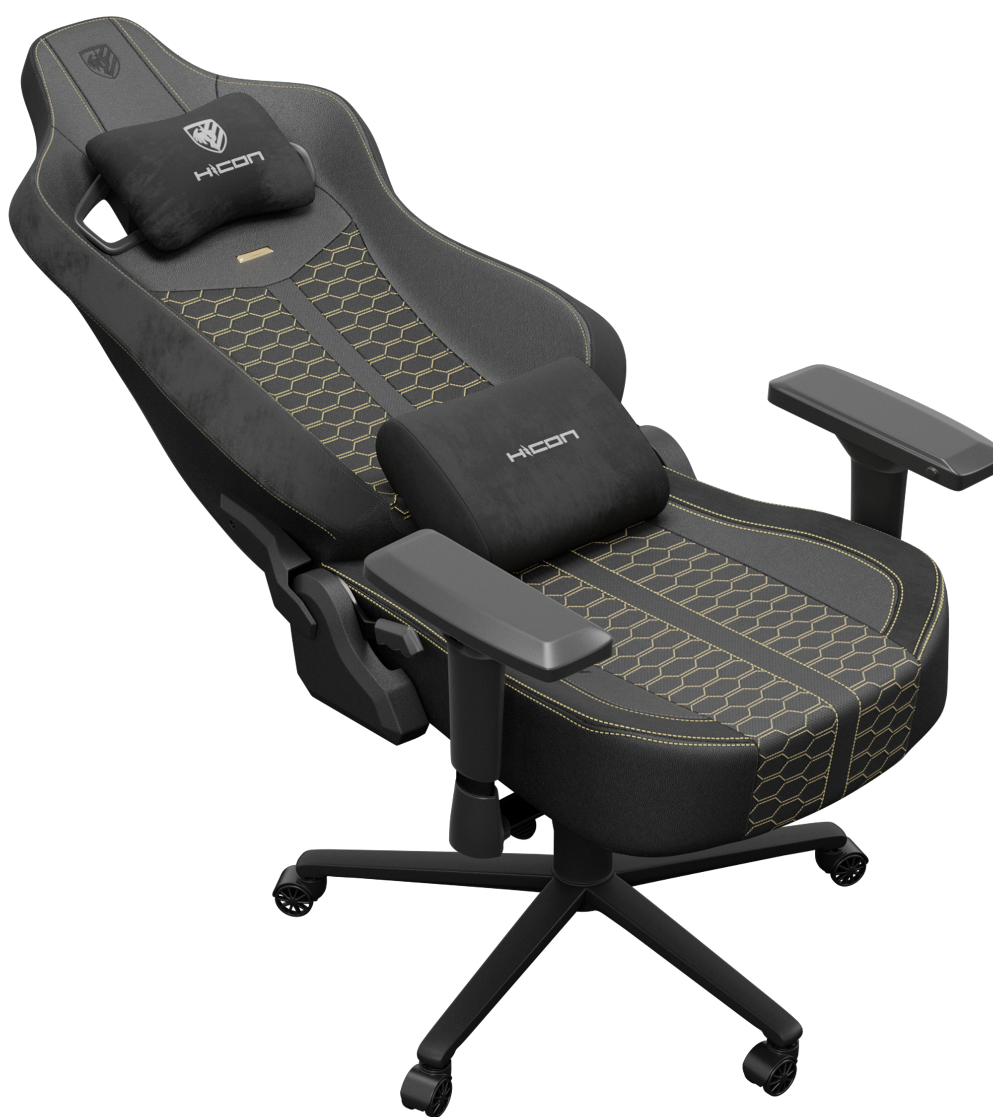 Une chaise de jeu noire et dorée avec coussins de soutien pour la tête et les lombaires. La chaise a des accoudoirs et une base à cinq étoiles.
