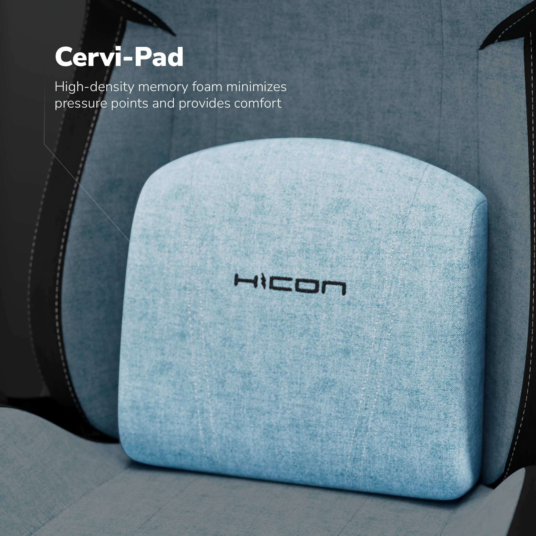 Een blauw Cervi-Pad kussen op een stoel. Op het kussen staat het merk HICON.
