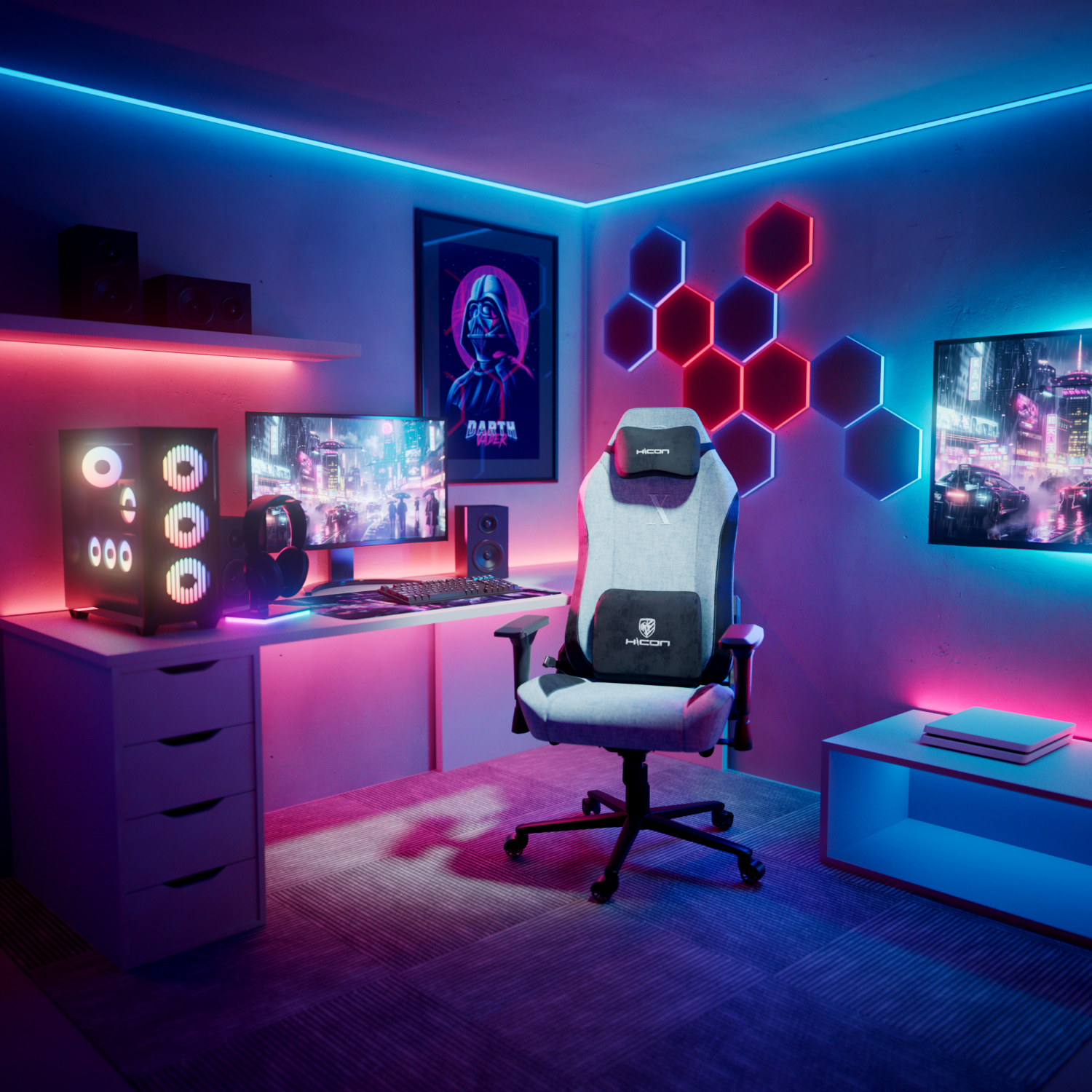 Gamekamer met computeropstelling, stoel en Darth Vader poster. Neonlichten in rood en blauw. Computer, koptelefoon en bureau.